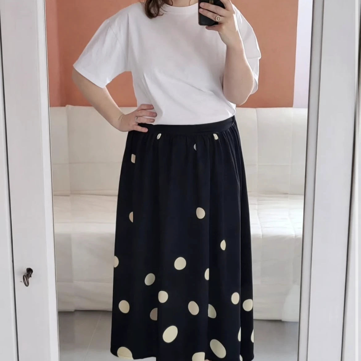 CREPE MAROCAIN 100% VISCOSE NOIR POIS BLANC CASSÉ - My Little Coupon