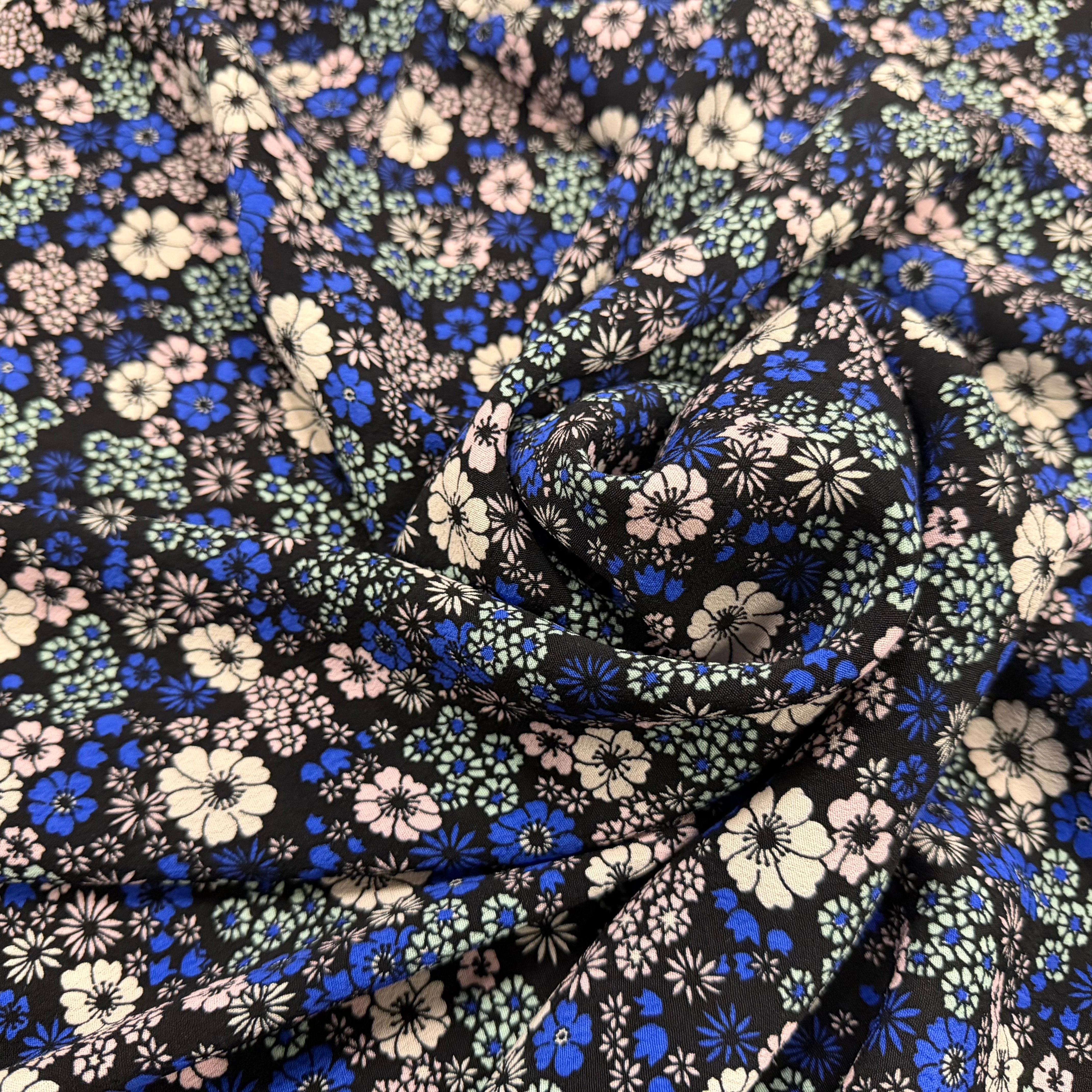 CREPE MAROCAIN 100% VISCSOE FLEURS FOND NOIR - My Little Coupon