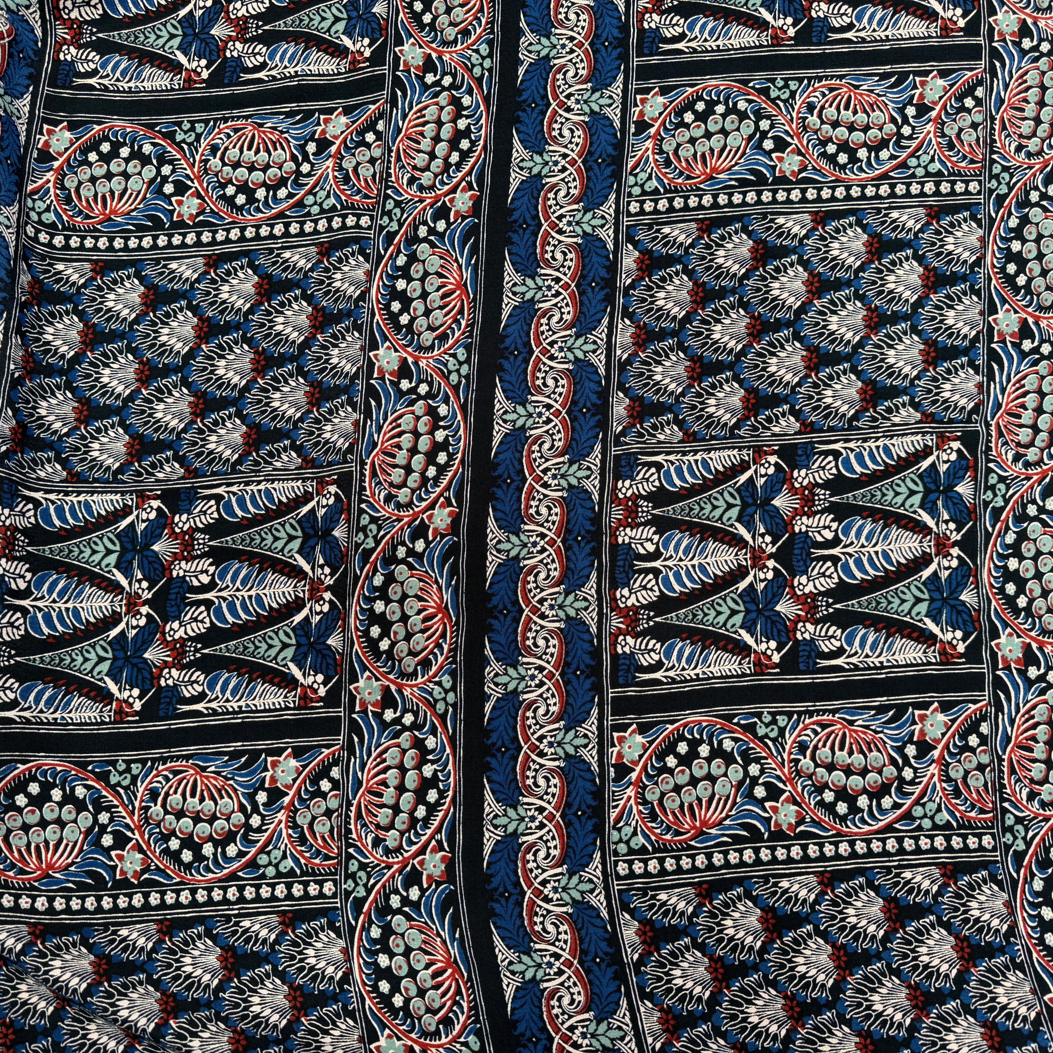 CREPE MAROCAIN VISCOSE BLEU FEUILLAGES - My Little Coupon