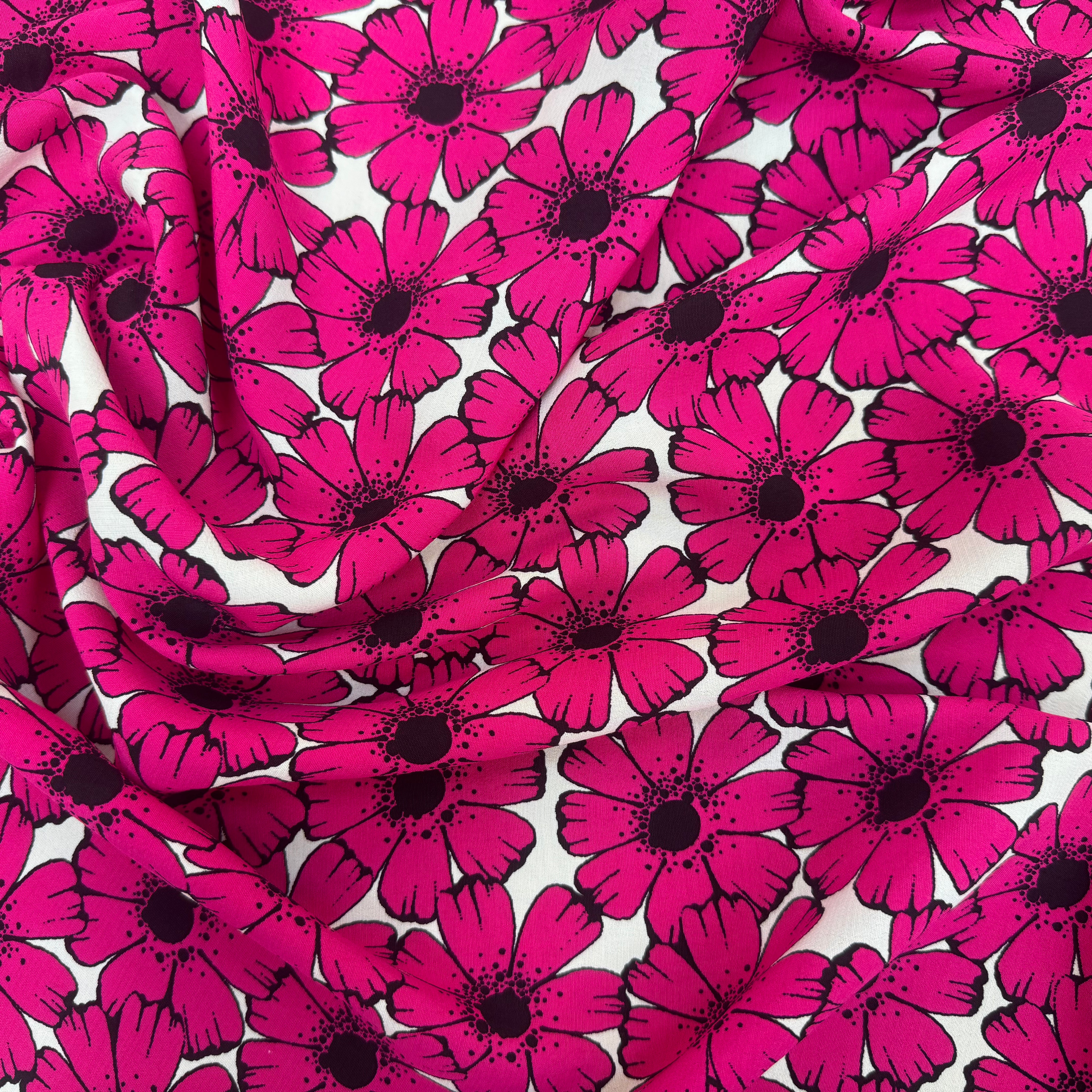 CREPE MAROCAIN VISCOSE FOND BLANC MOTIFS FLEURS DU BONHEUR JAPON ROSE FUSHIA - My Little Coupon