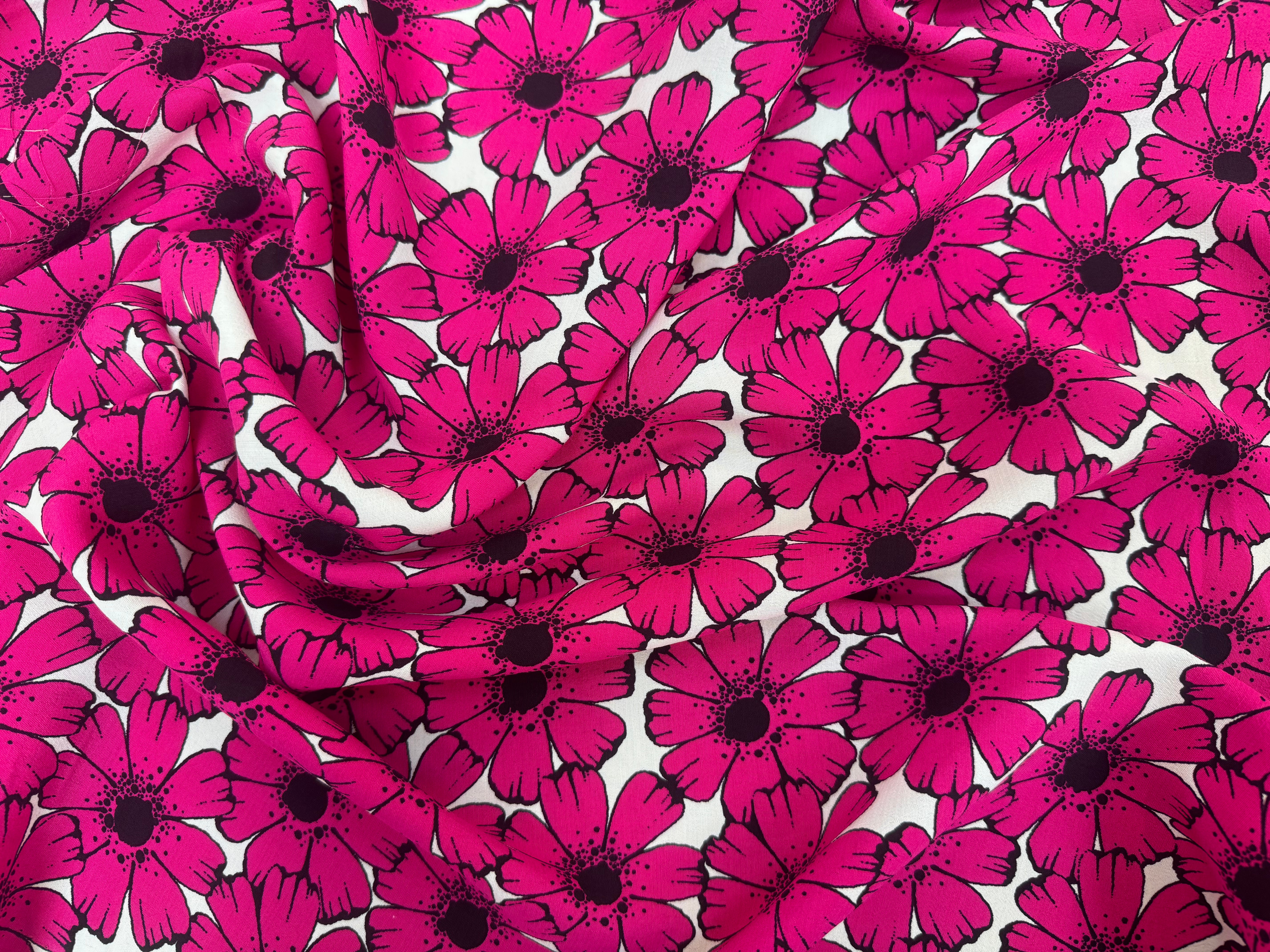 CREPE MAROCAIN VISCOSE FOND BLANC MOTIFS FLEURS DU BONHEUR JAPON ROSE FUSHIA - My Little Coupon