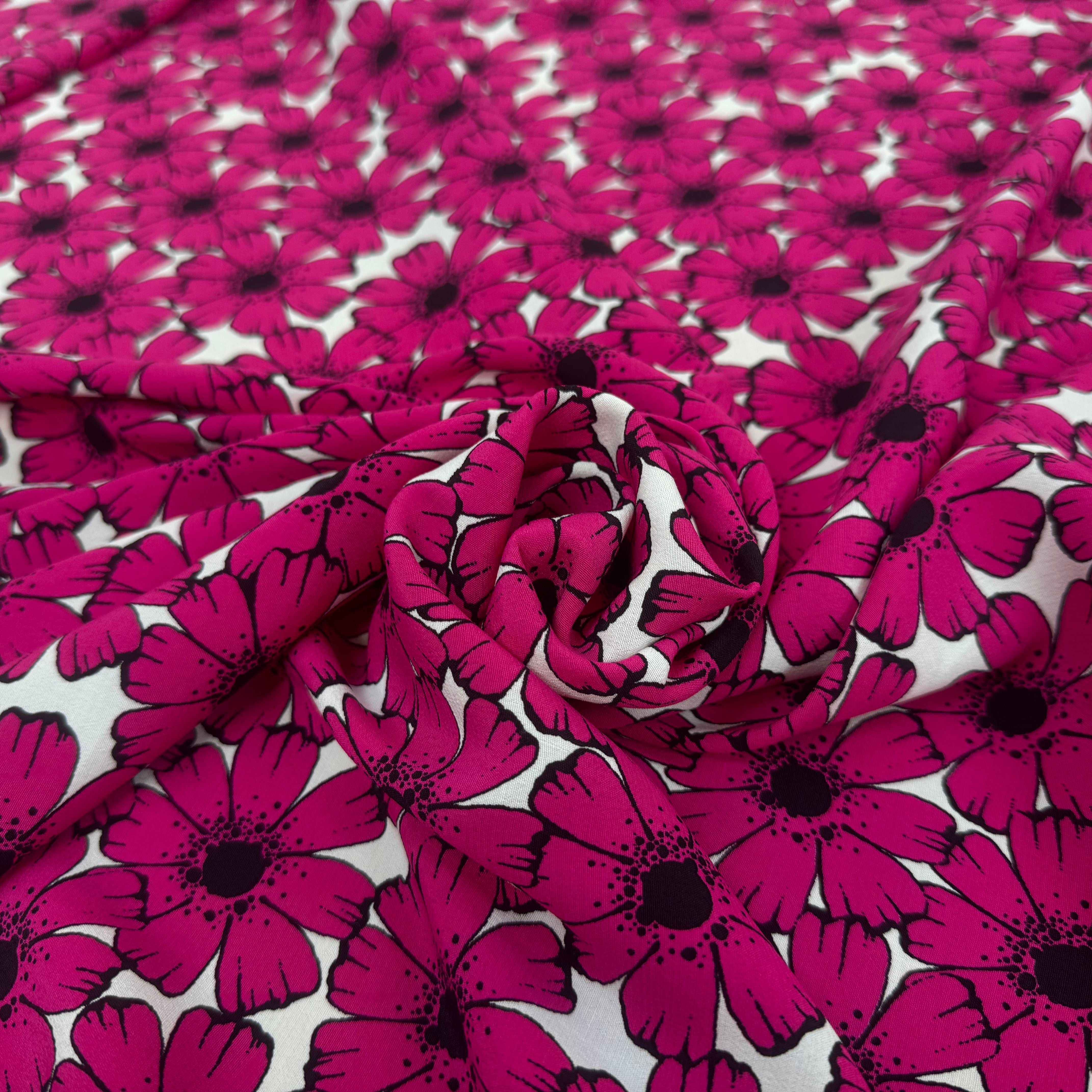 CREPE MAROCAIN VISCOSE FOND BLANC MOTIFS FLEURS DU BONHEUR JAPON ROSE FUSHIA - My Little Coupon