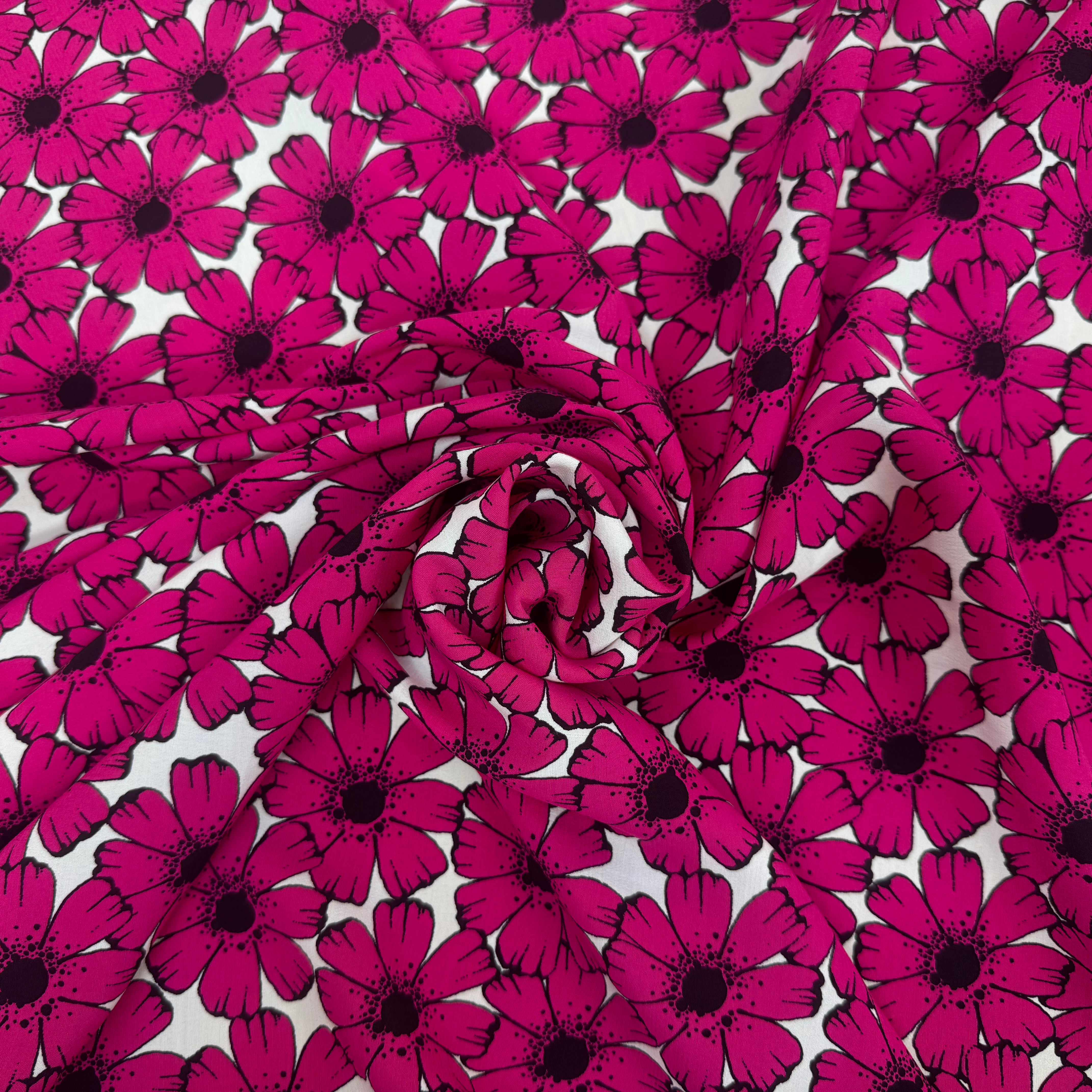 CREPE MAROCAIN VISCOSE FOND BLANC MOTIFS FLEURS DU BONHEUR JAPON ROSE FUSHIA - My Little Coupon