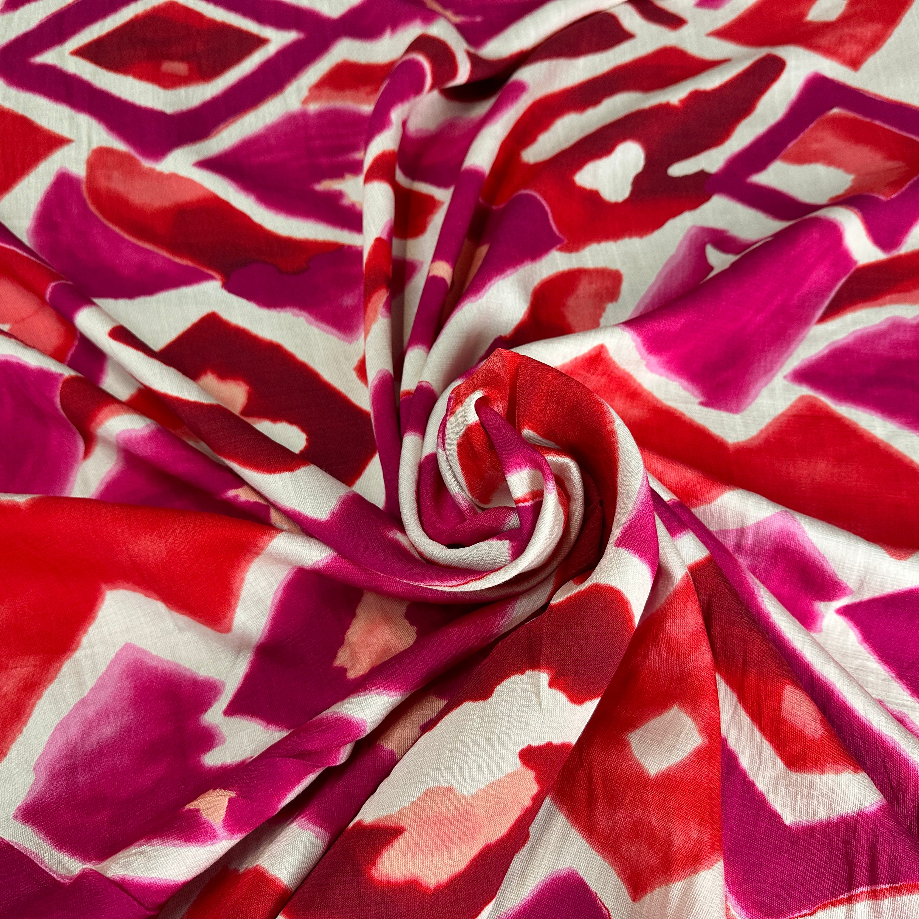 CRÊPE MAROCAIN VISCOSE GÉOMÉTRIE LOVE - My Little Coupon