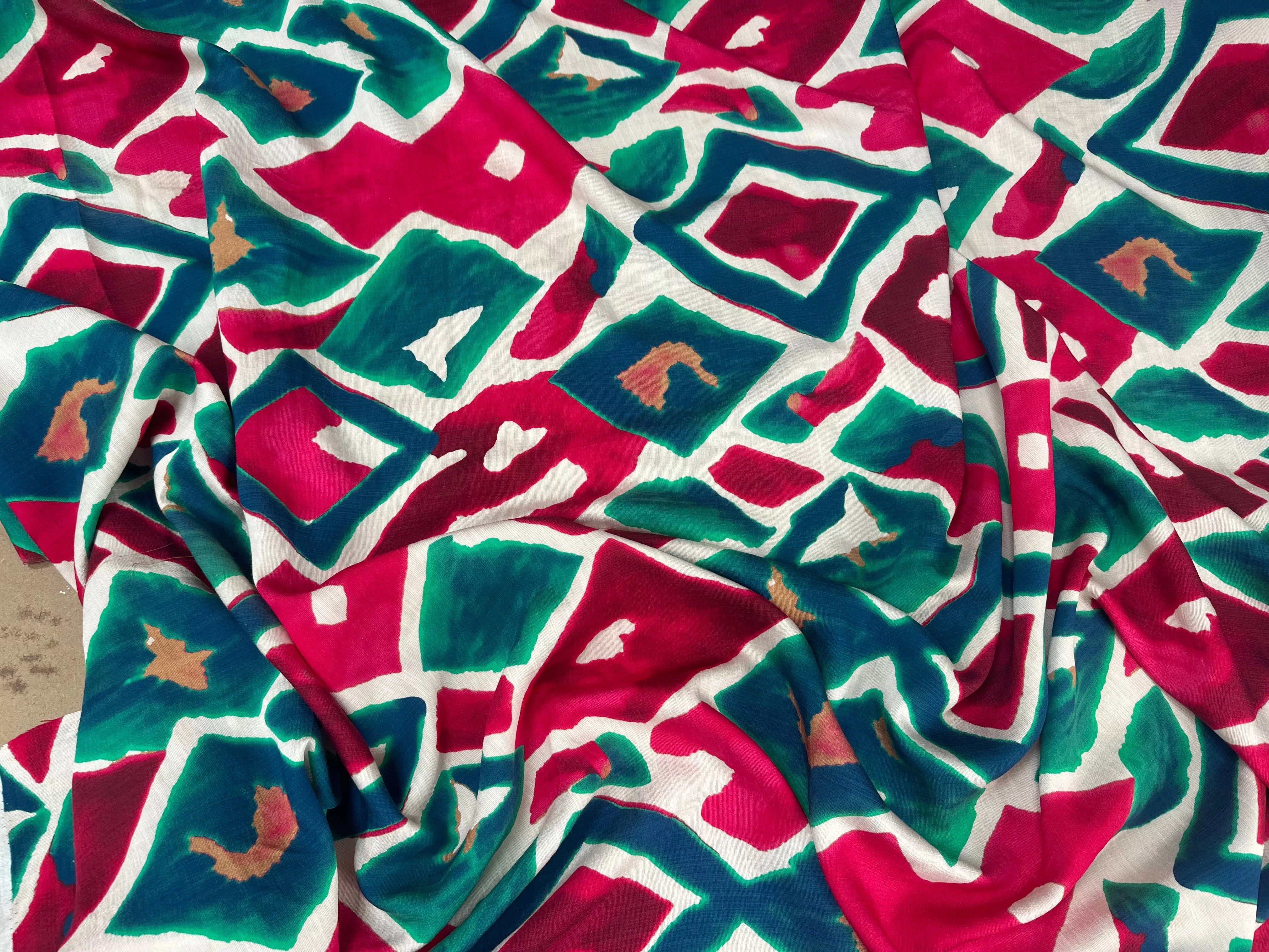 CREPE MAROCAIN VISCOSEE GÉOMÉTRIE LOVE & BLUE - My Little Coupon