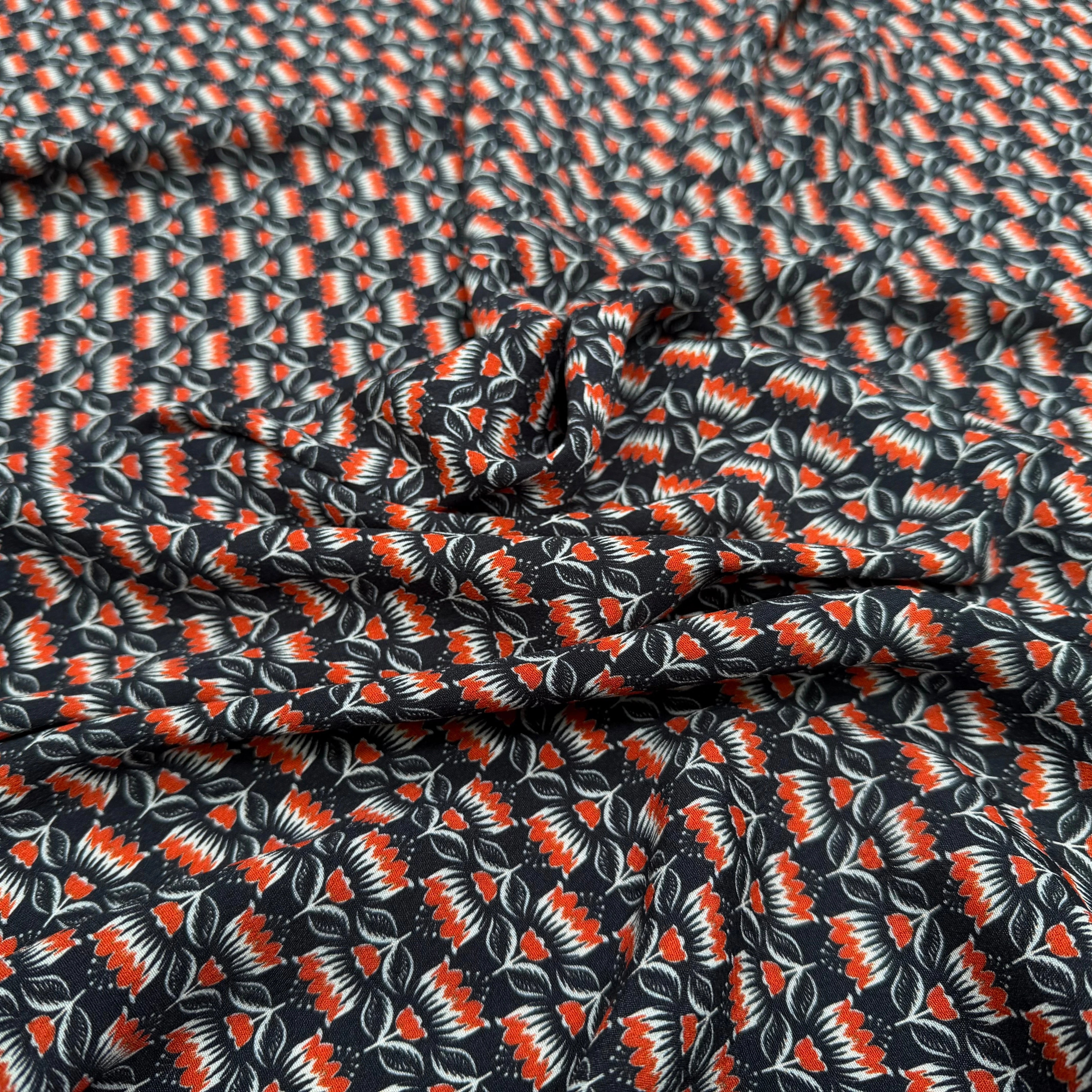 CREPE MAROCAIN VISCOSE QUALITÉ COMO NOIR FLORALIE ORANGE - My Little Coupon