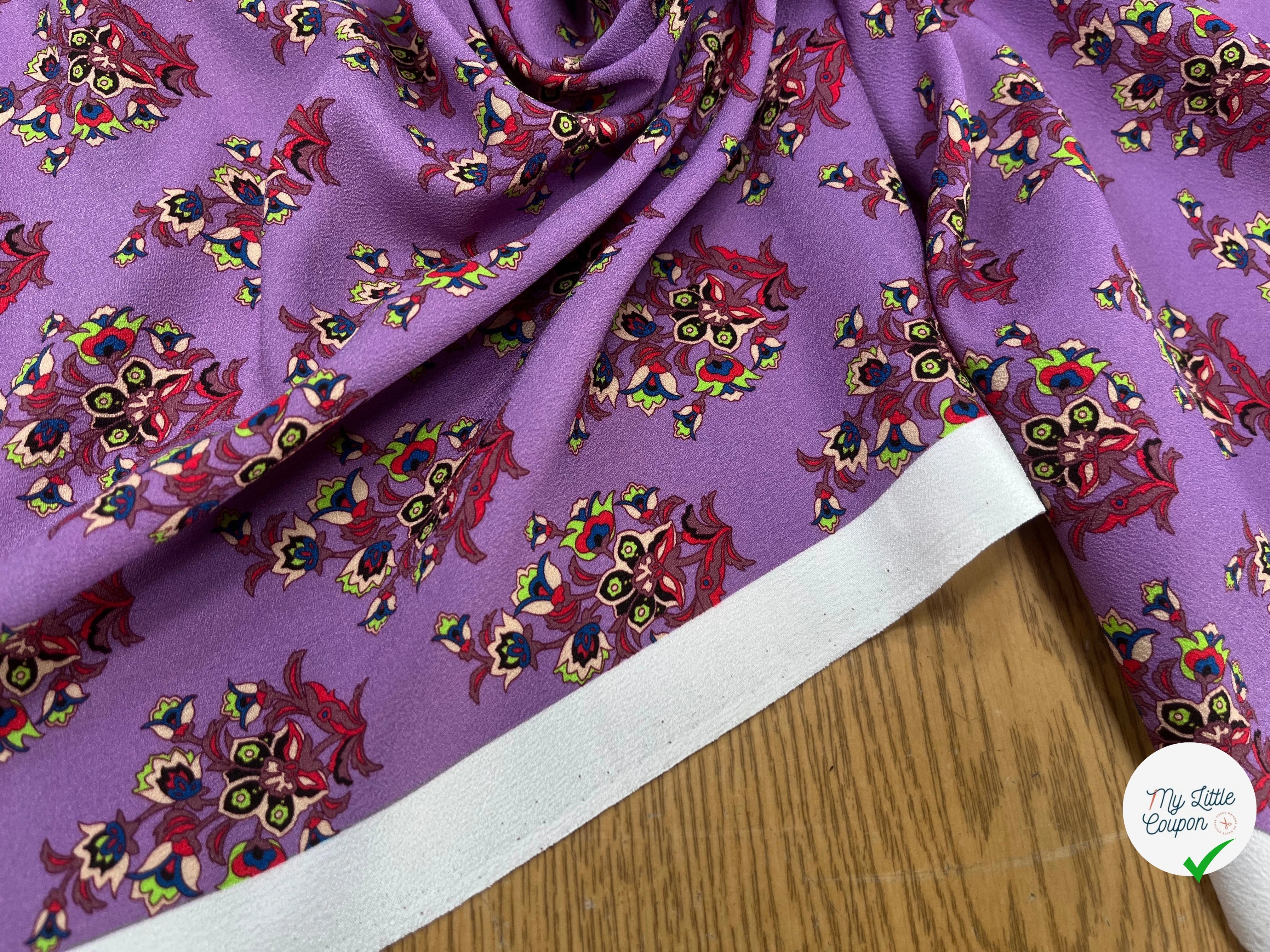 CREPE POLYESTER IMPRIMÉ FLEURS FOND VIOLET 148CM - My Little Coupon
