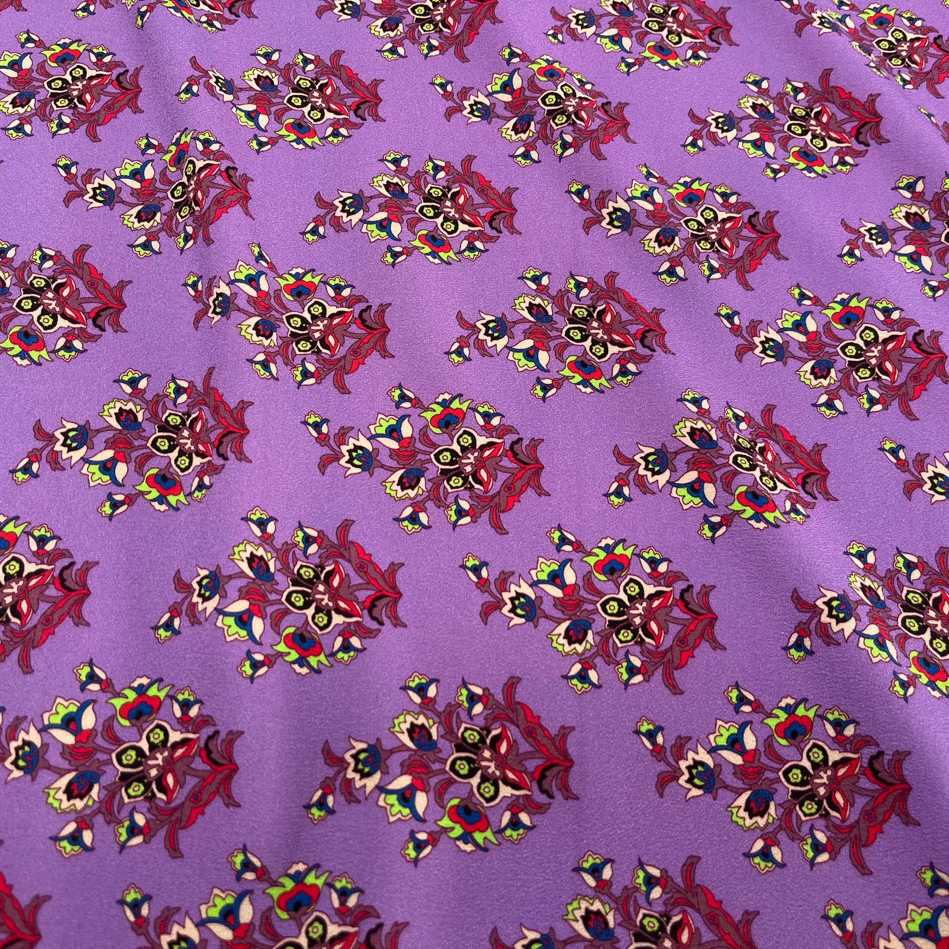 CREPE POLYESTER IMPRIMÉ FLEURS FOND VIOLET 148CM - My Little Coupon