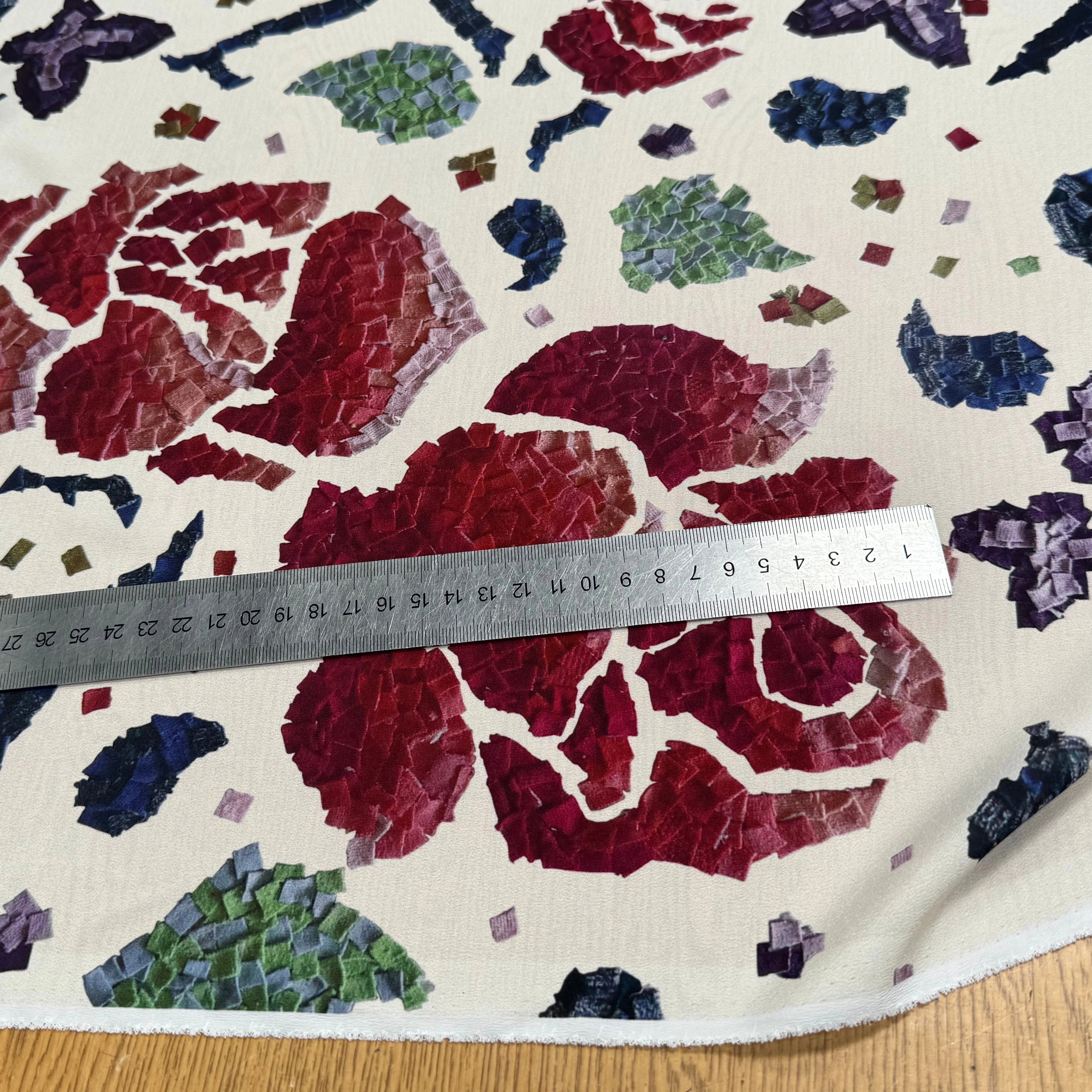 CRÊPE POLYESTER IMPRIMÉ FLORAL GROSSES FLEURS RAPPORT 98 CM CREPE SB GROSSES FLEURS - My Little Coupon