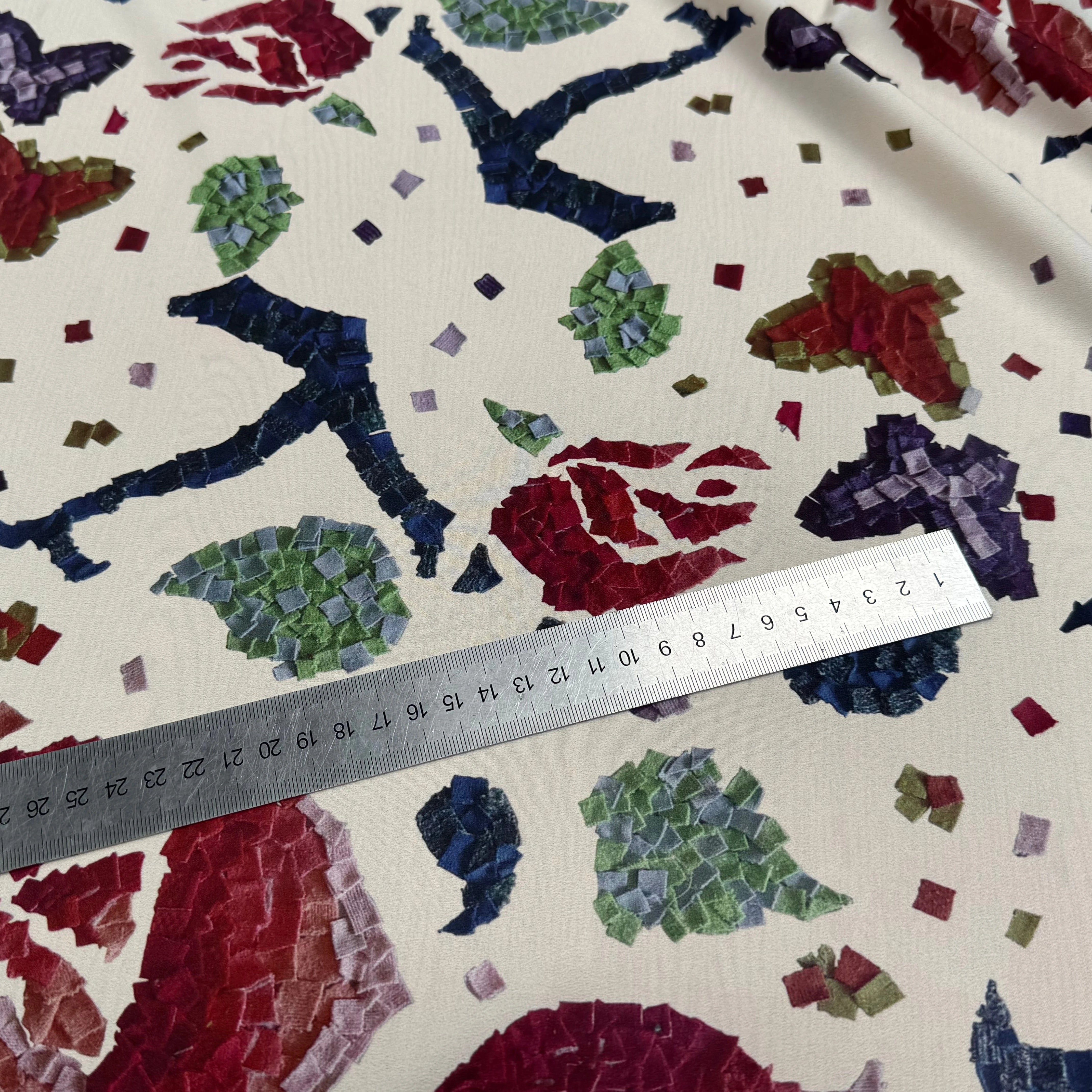 CRÊPE POLYESTER IMPRIMÉ FLORAL GROSSES FLEURS RAPPORT 98 CM CREPE SB GROSSES FLEURS - My Little Coupon