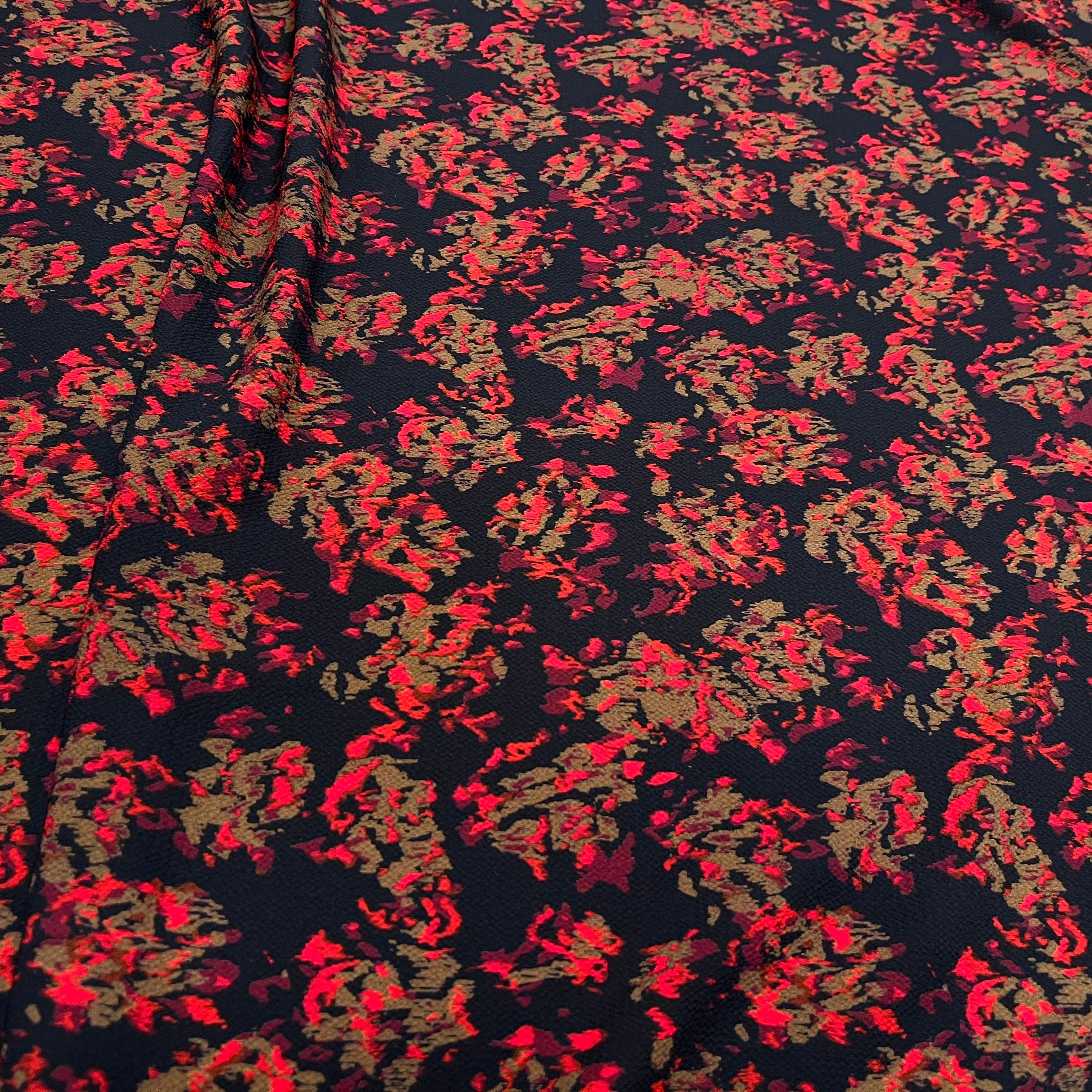 CREPE POLYESTER MOTIF MULTICOLORES SUR FOND NOIR - My Little Coupon