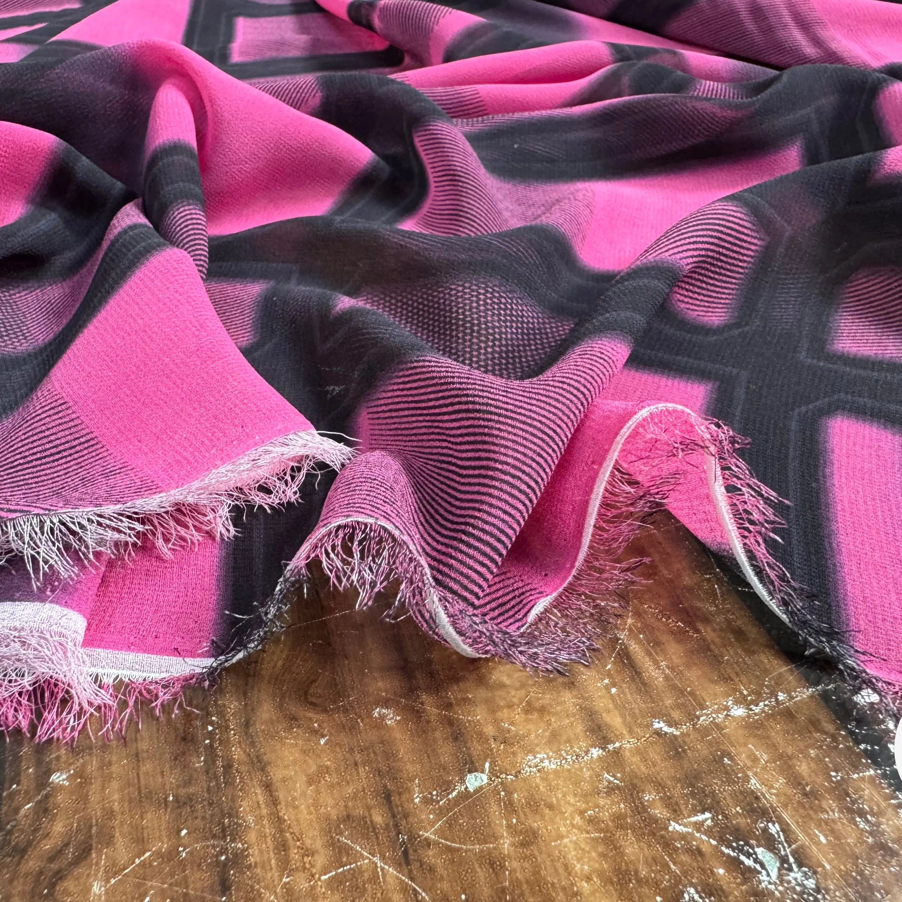 CREPE ROSE CARREAUX IRREGULIERS ROSE - My Little Coupon