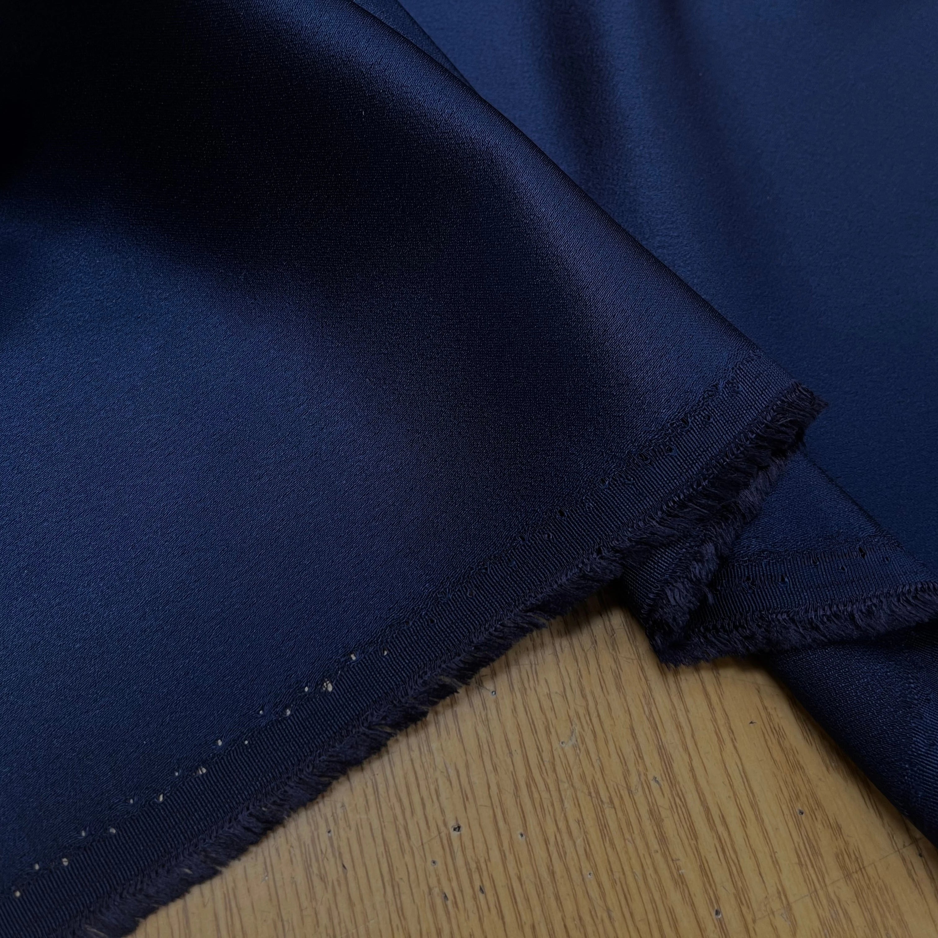 CREPE SATINÉ BLEU FLUIDE - My Little Coupon