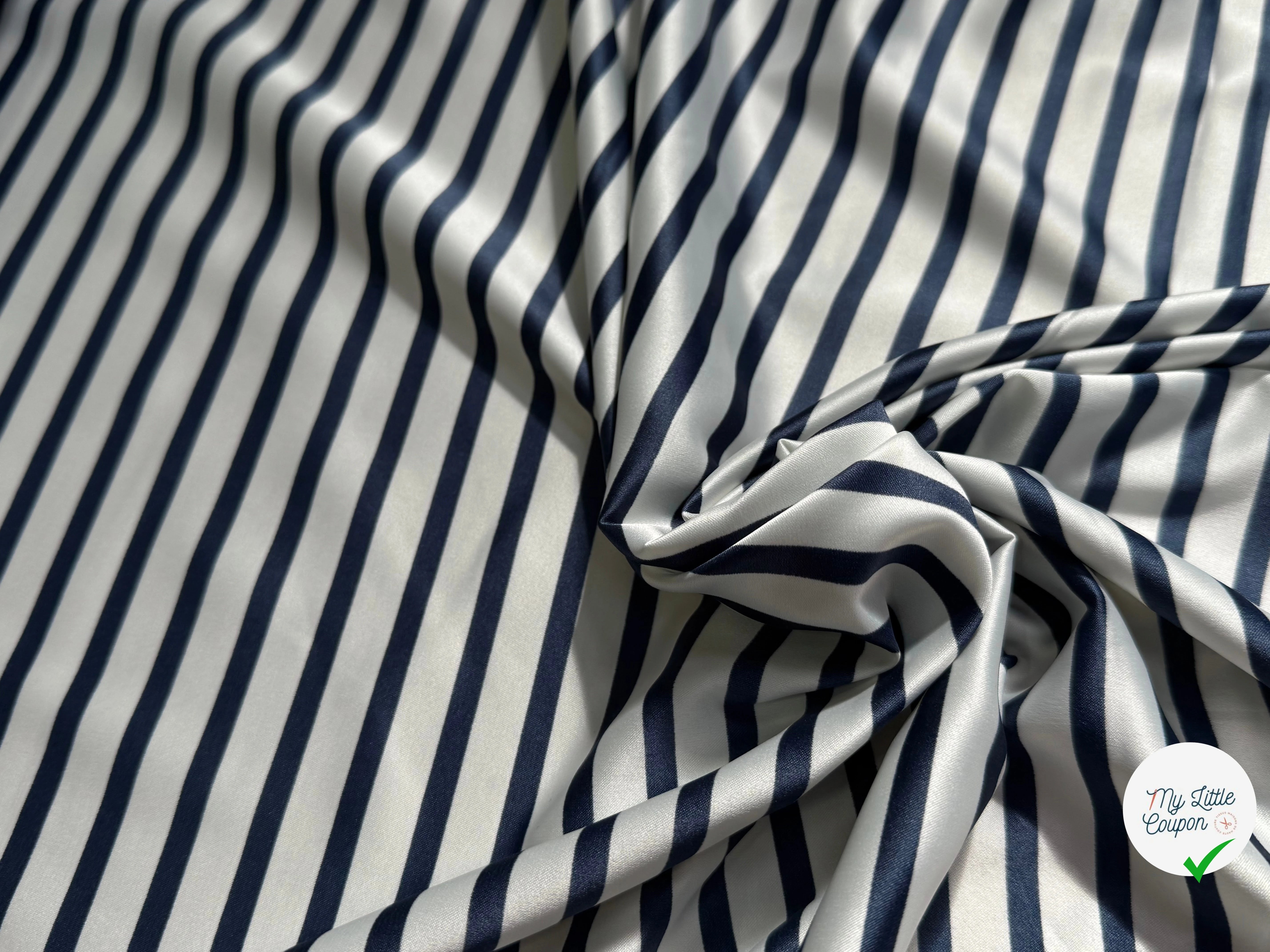 CREPE SATINÉ FLUIDE RAYURES MARRINE ÉCRU STRETCH - My Little Coupon