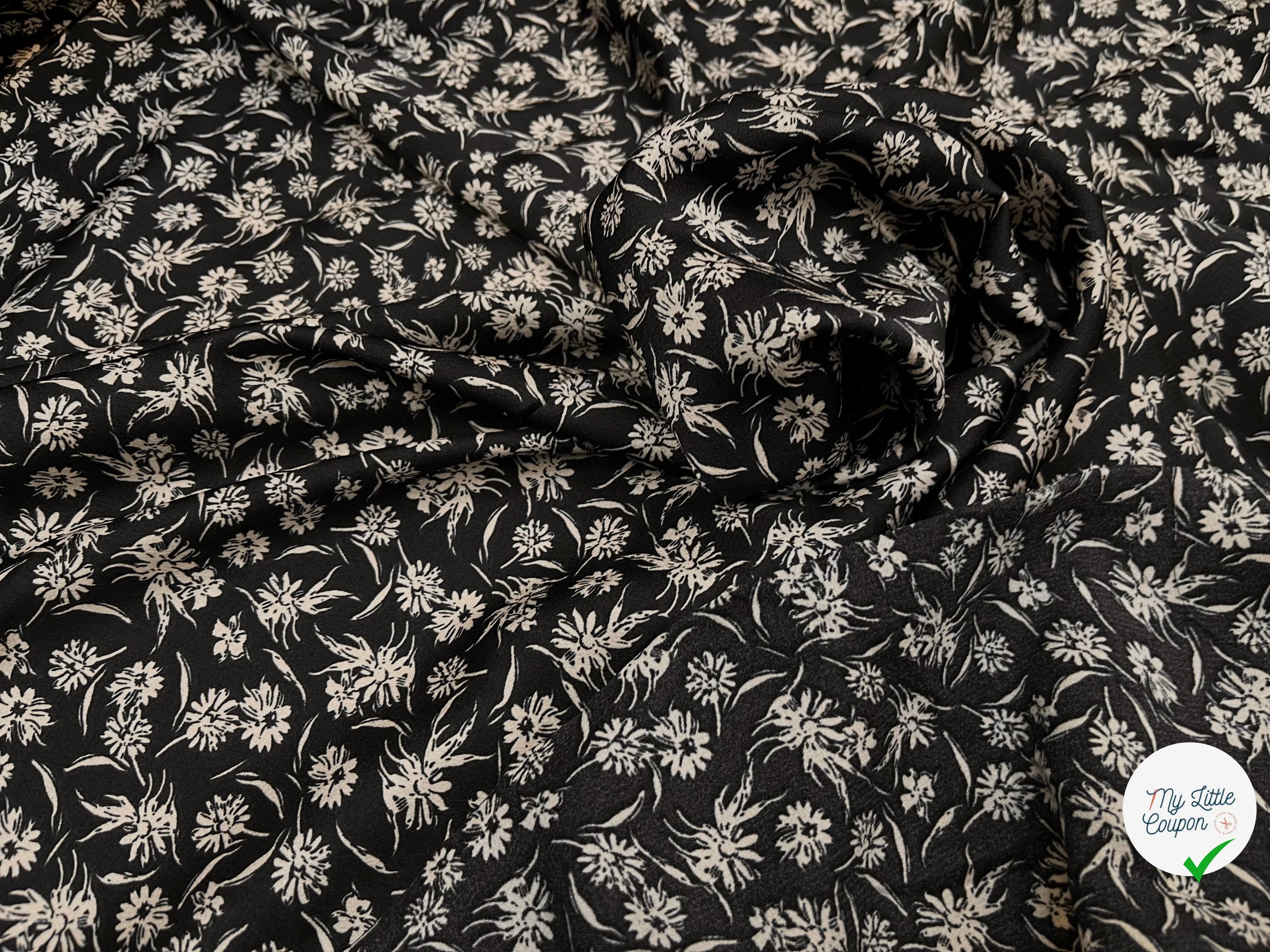 CREPE SATINÉ FOND NOIR PETITE FLEUR BEIGE FLUIDE - My Little Coupon