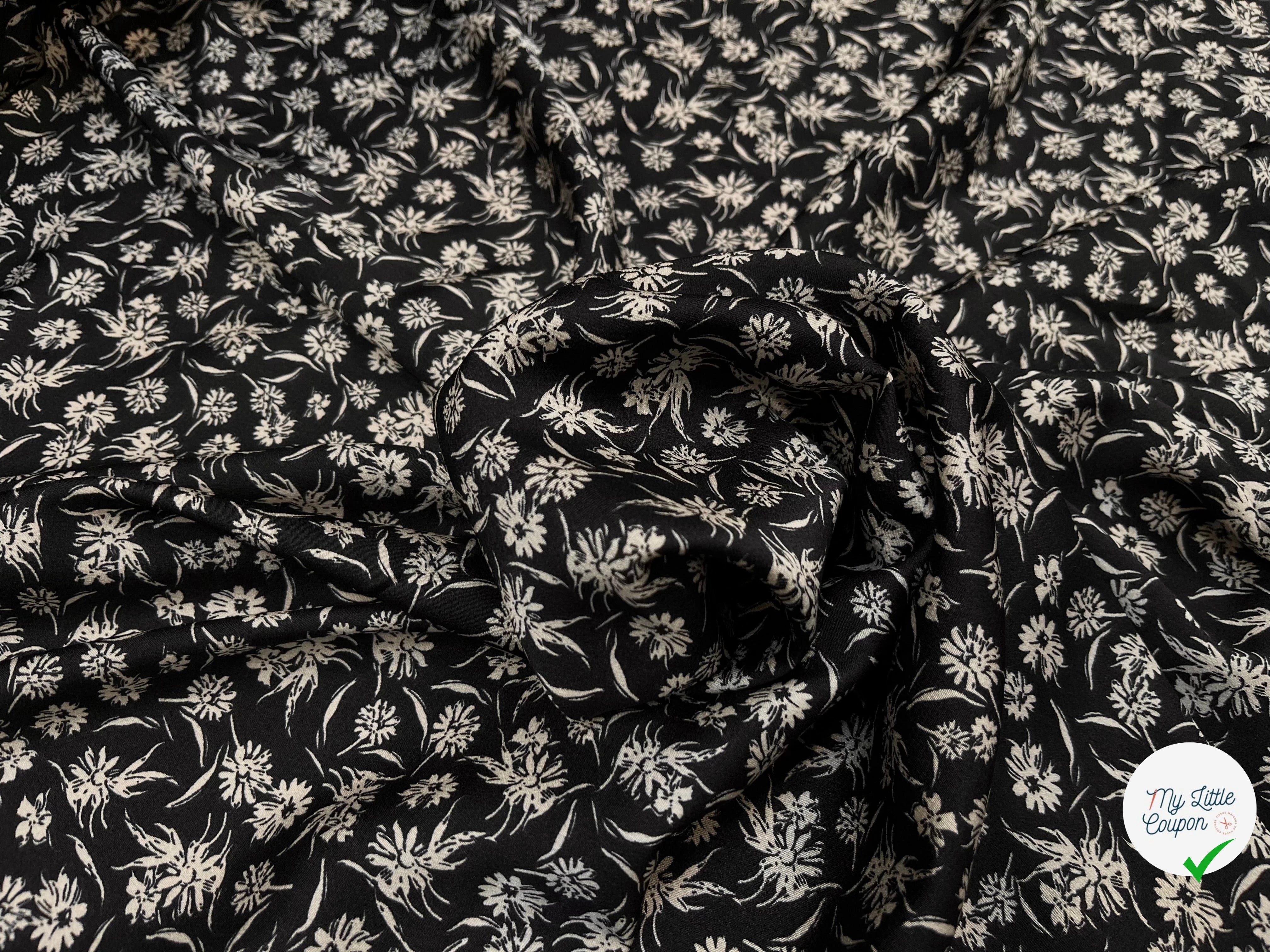 CREPE SATINÉ FOND NOIR PETITE FLEUR BEIGE FLUIDE - My Little Coupon