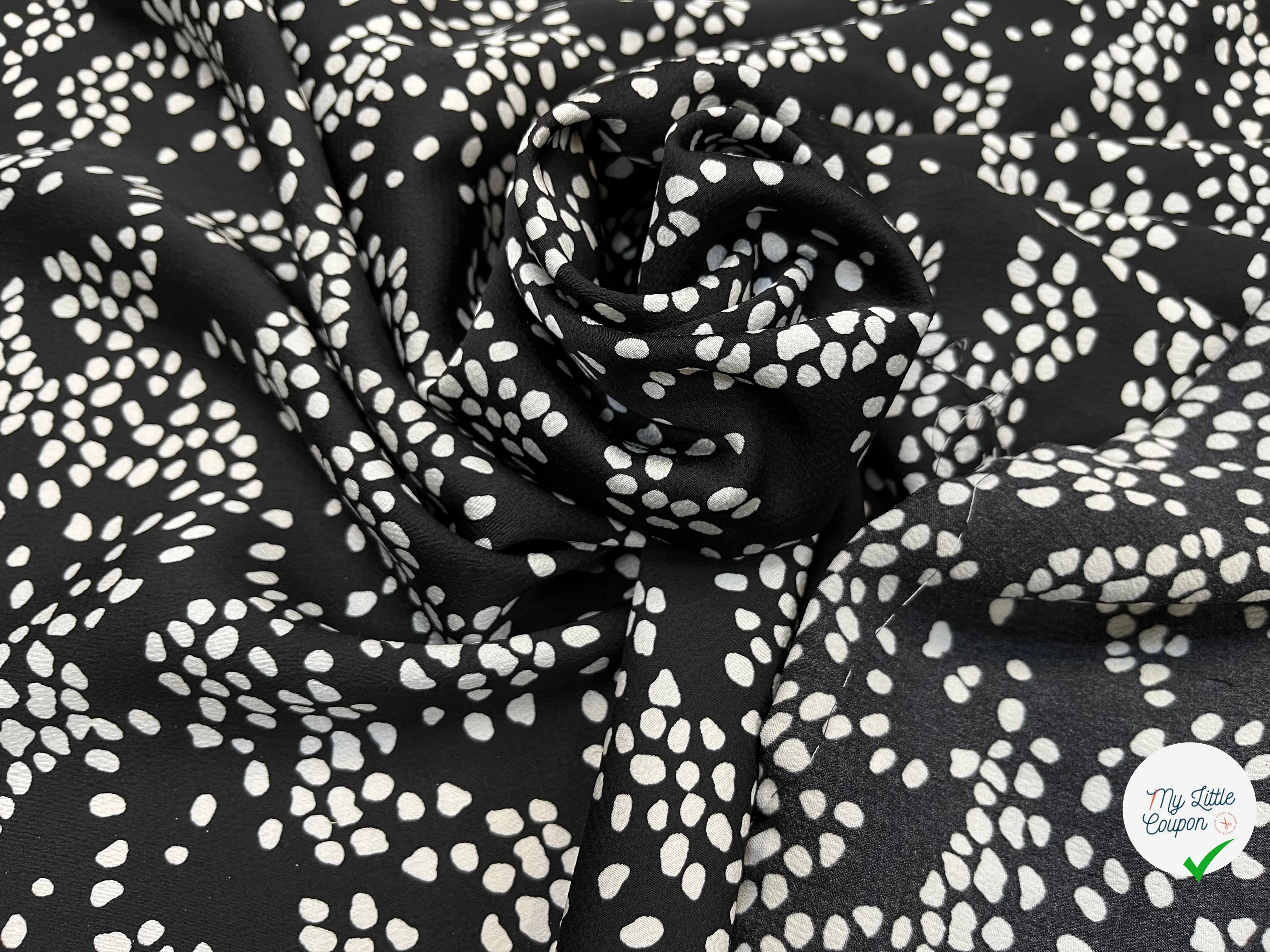 CREPE SATINÉ FOND NOIR POIS BLANC - My Little Coupon