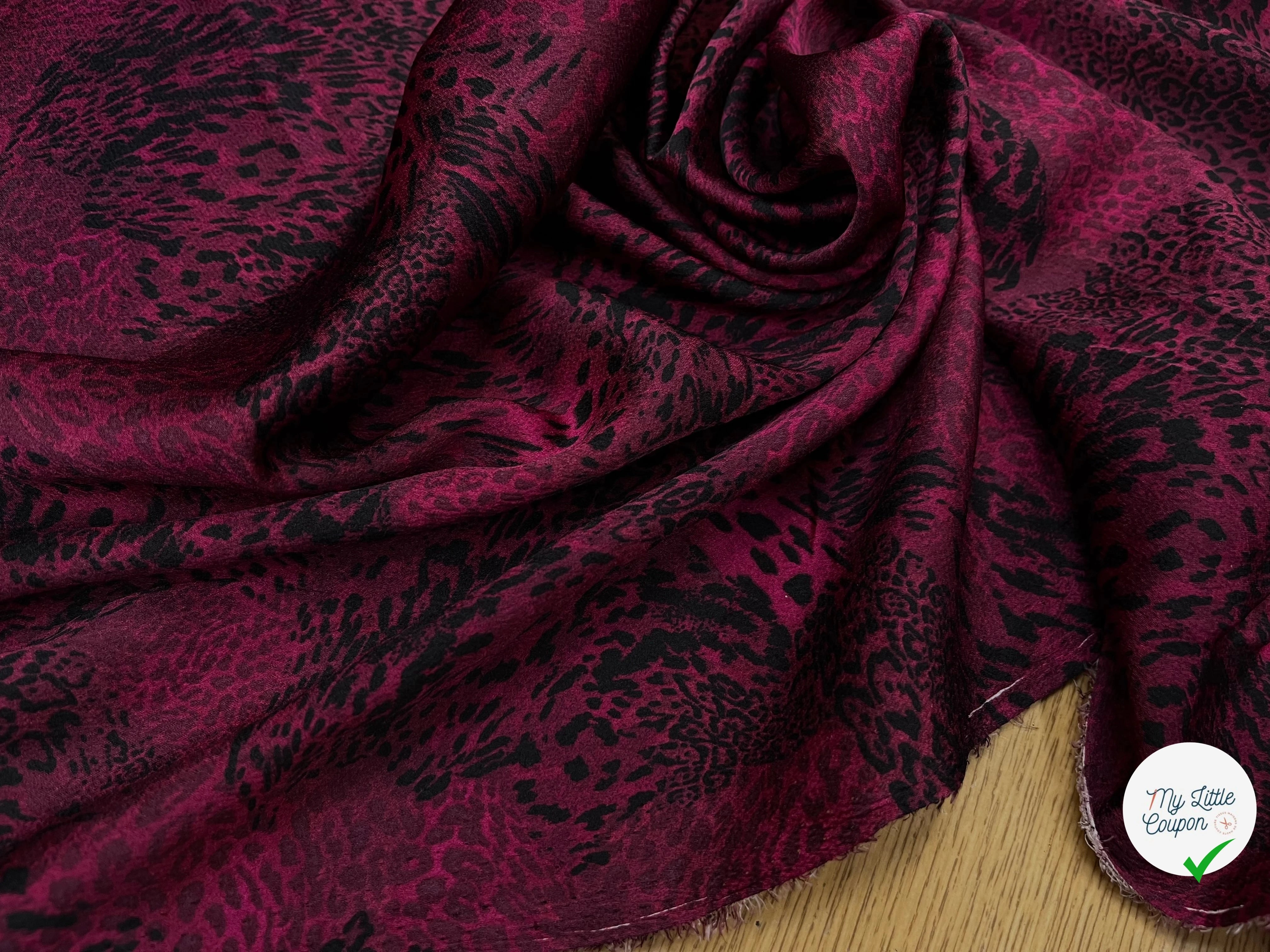 CREPE SATINÉ MOTIF ANIMAL LÉOPARD BORDEAUX - My Little Coupon