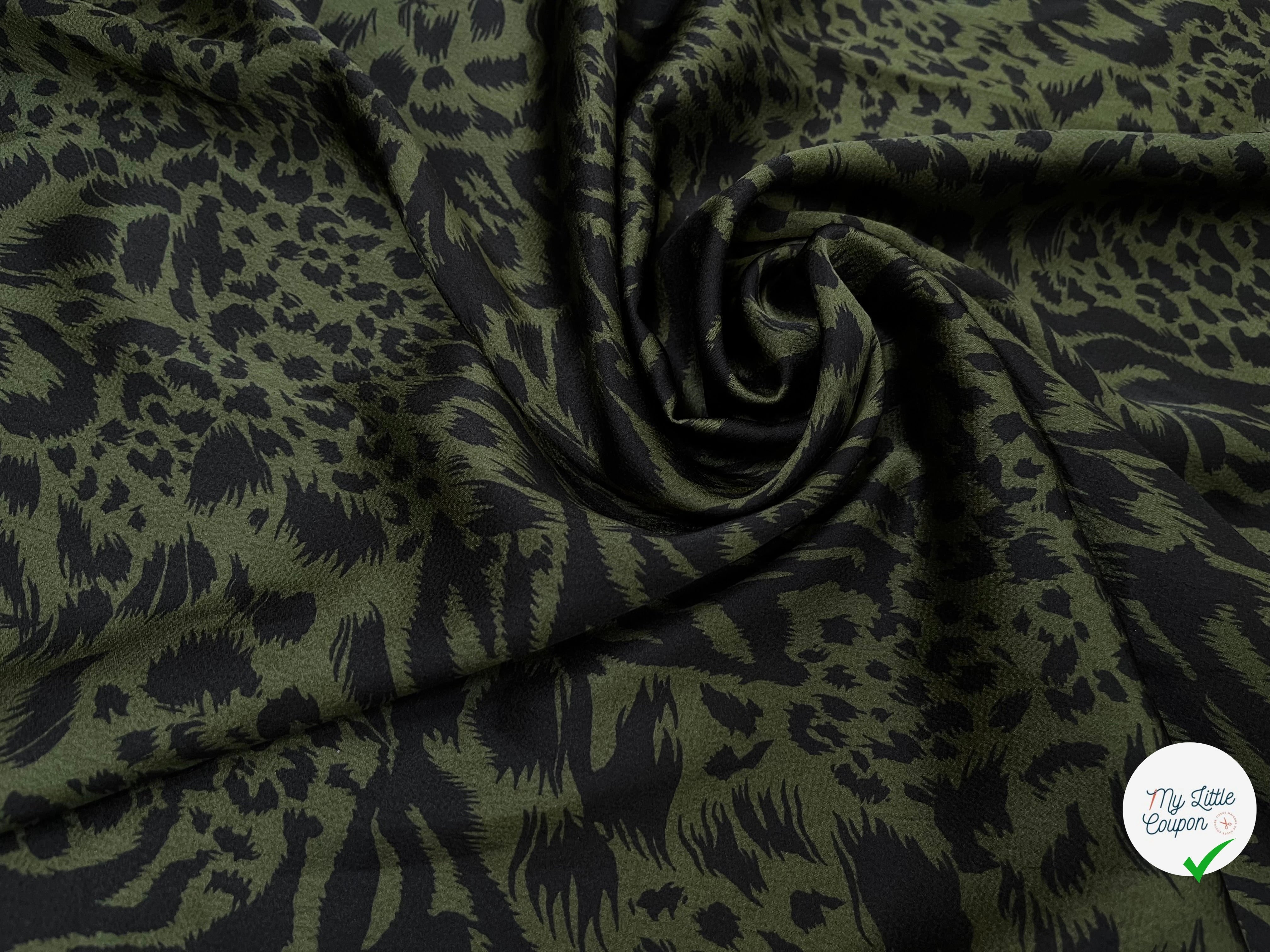 CREPE SATINÉ MOTIF LÉOPARD KAKI - My Little Coupon