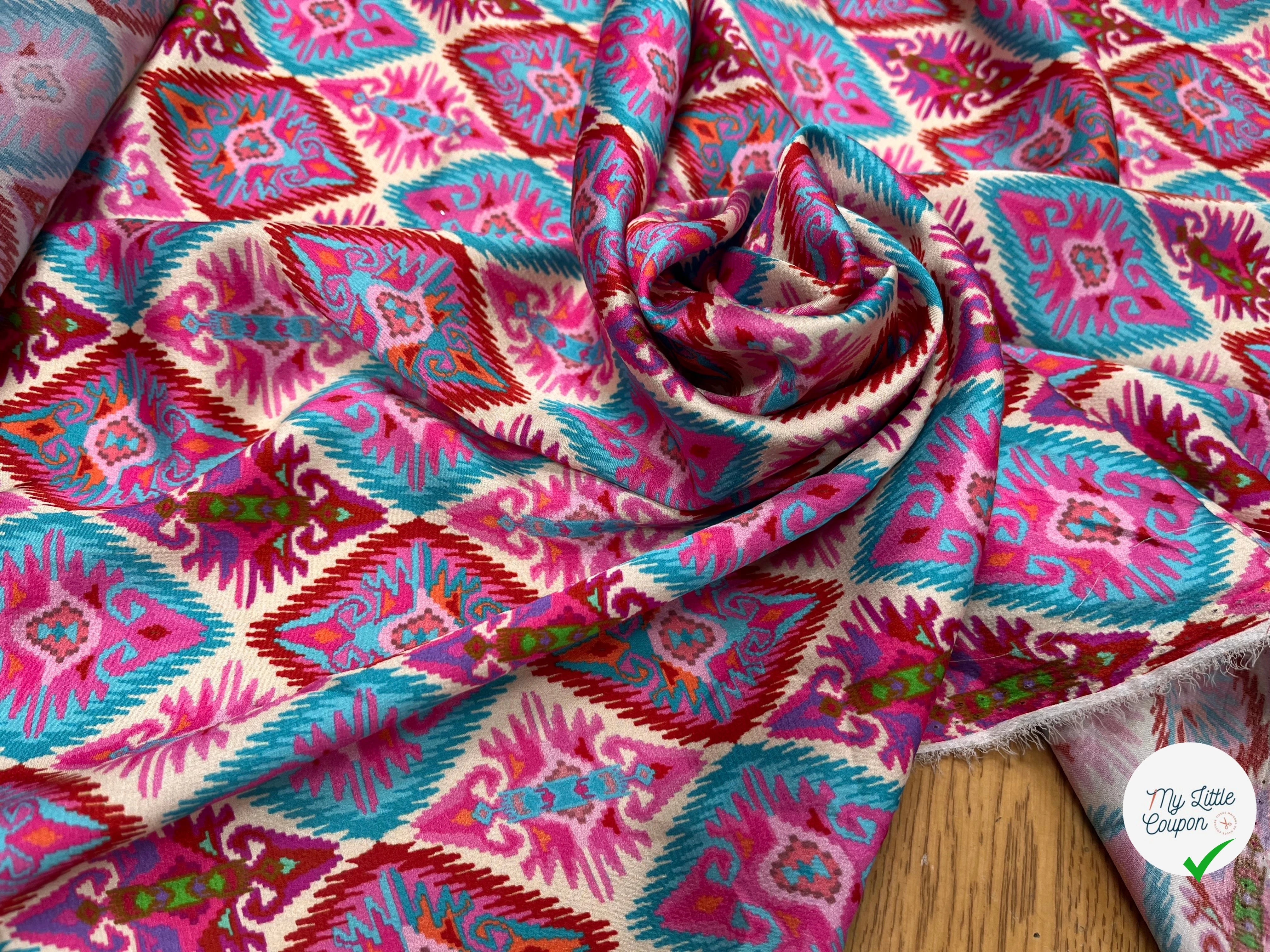 CREPE SATINÉ MOTIFS MULTICOLORES GÉOMETRIQUE - My Little Coupon