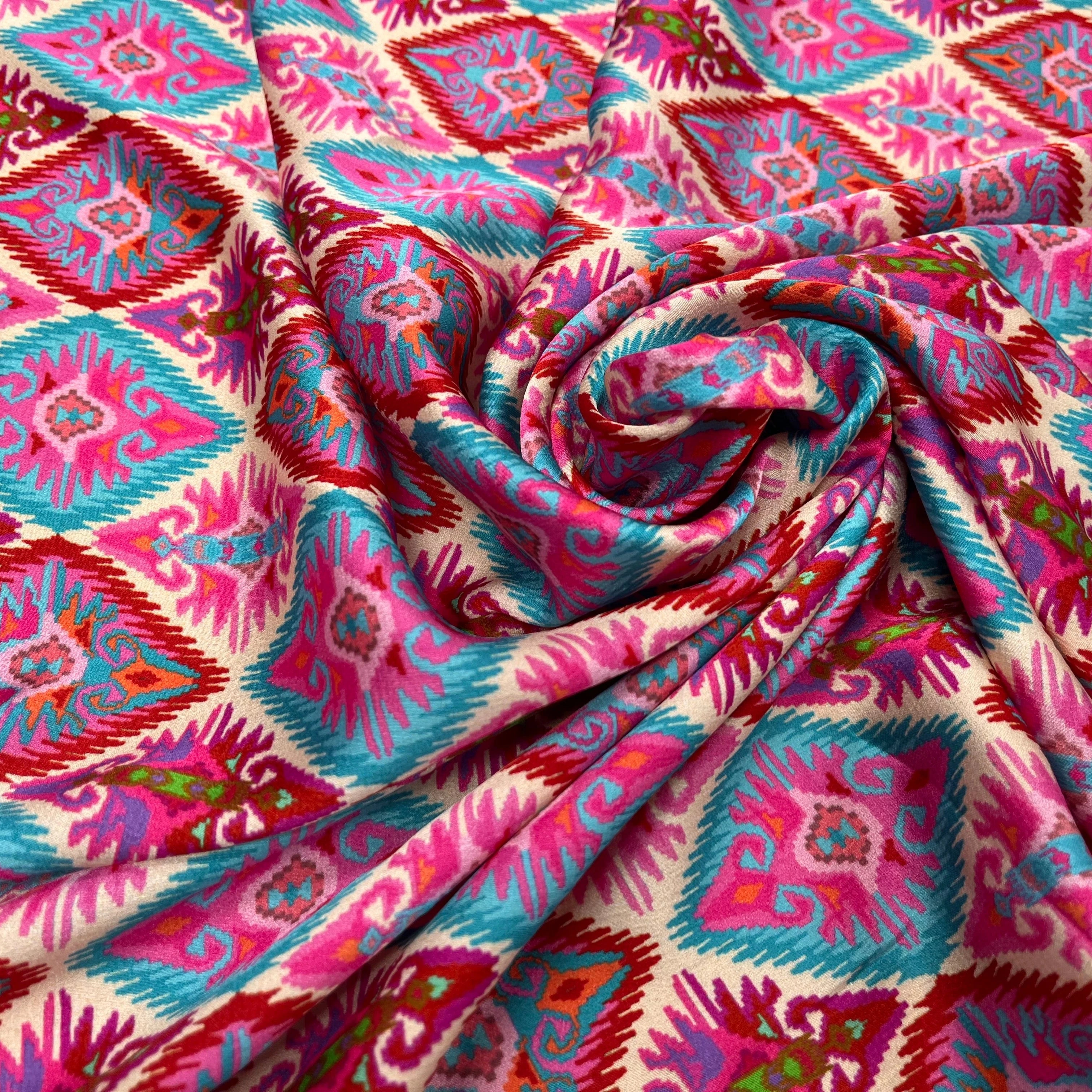 CREPE SATINÉ MOTIFS MULTICOLORES GÉOMETRIQUE - My Little Coupon