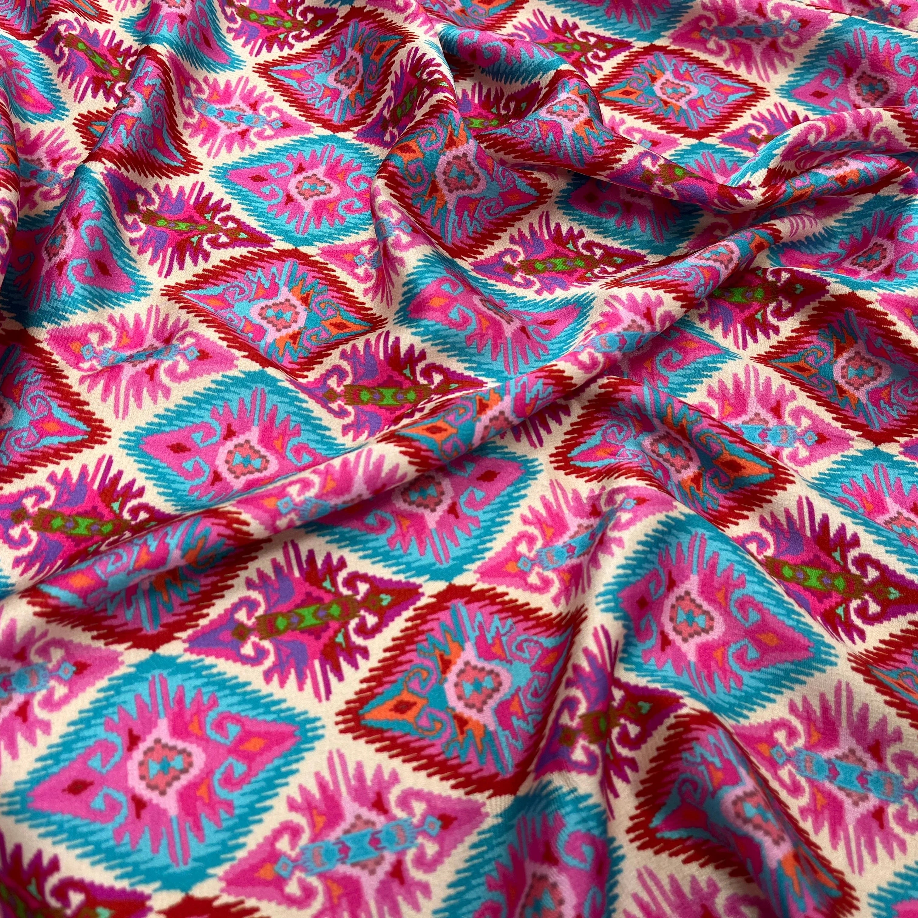 CREPE SATINÉ MOTIFS MULTICOLORES GÉOMETRIQUE - My Little Coupon