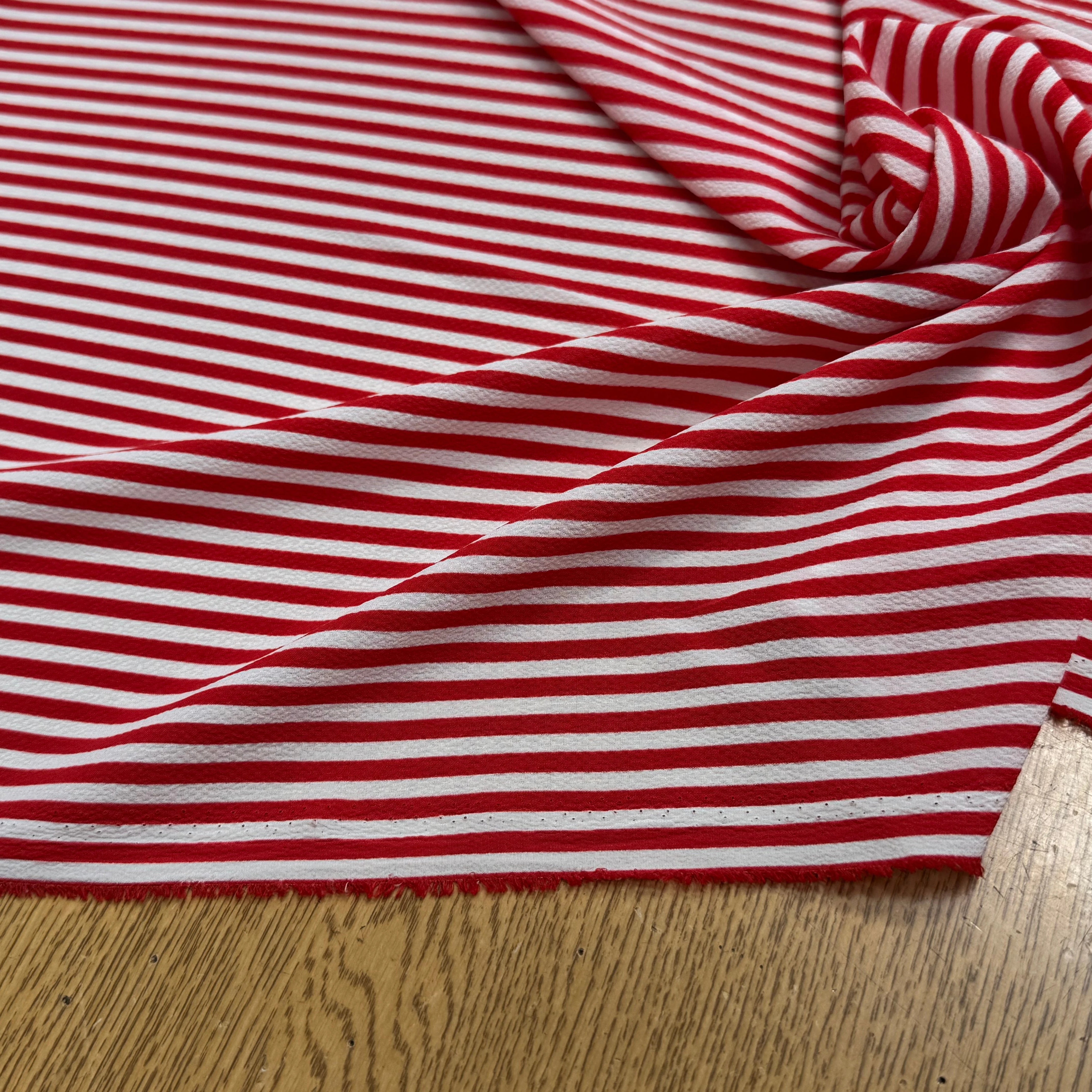 CREPE SEMI-GAUFFRÉ RAYURES ROUGE - My Little Coupon