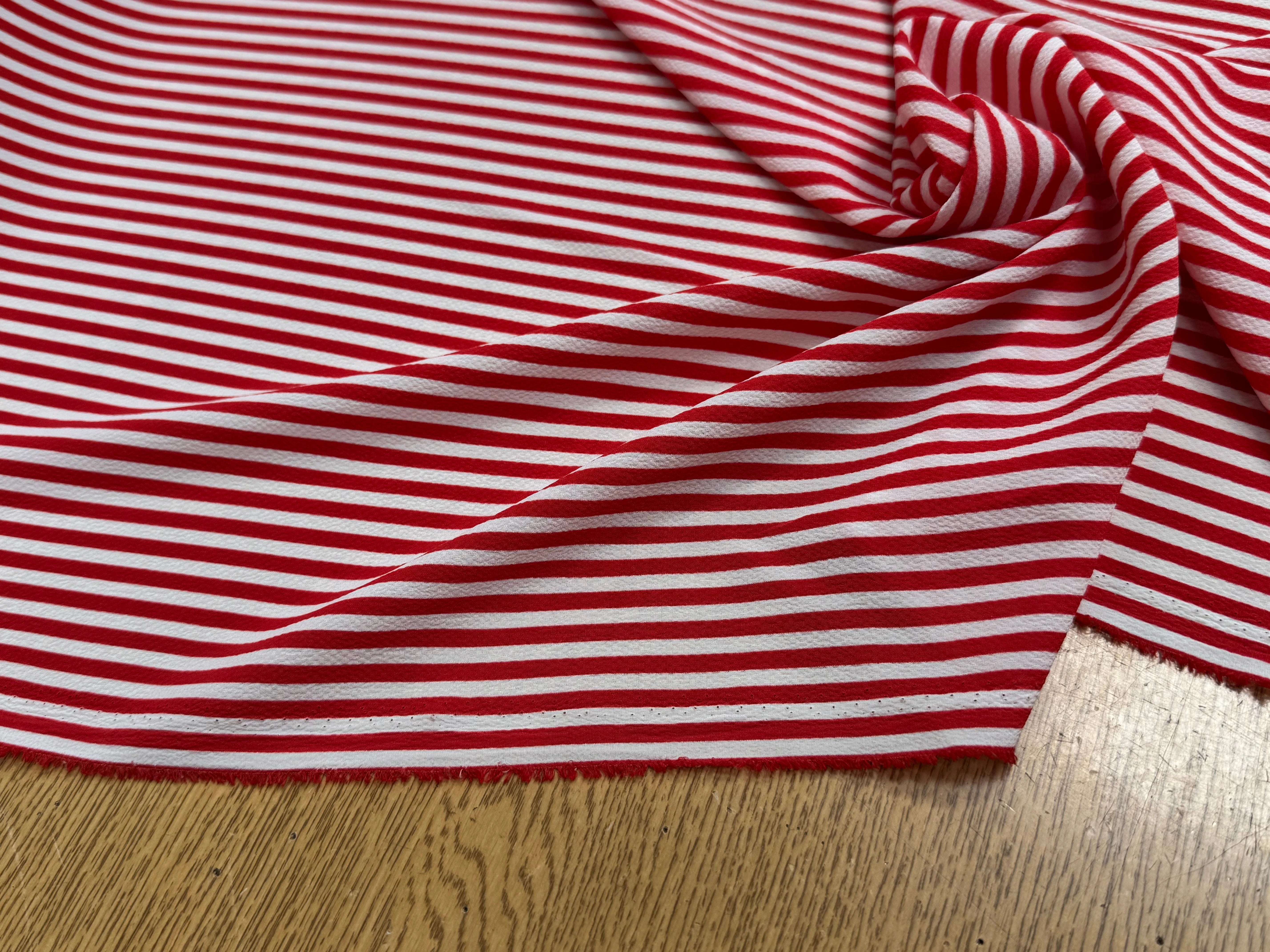 CREPE SEMI-GAUFFRÉ RAYURES ROUGE - My Little Coupon