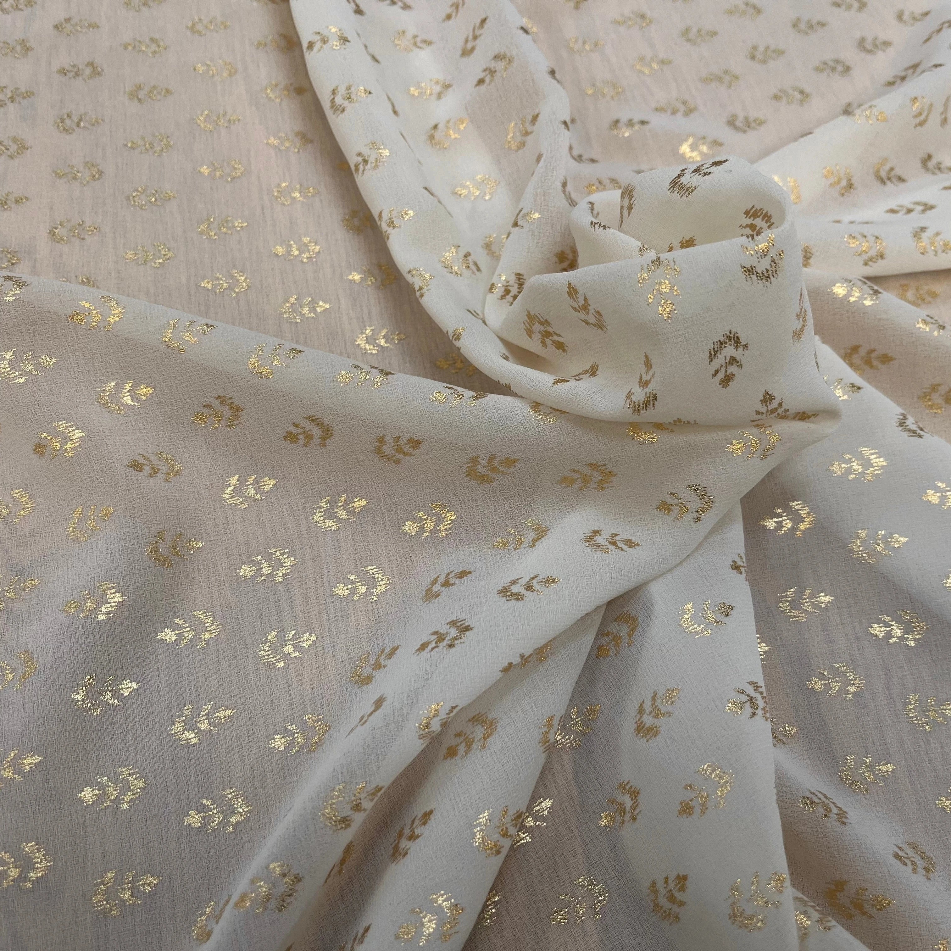 CREPE VANILLE MOTIF FLEURS OR - My Little Coupon