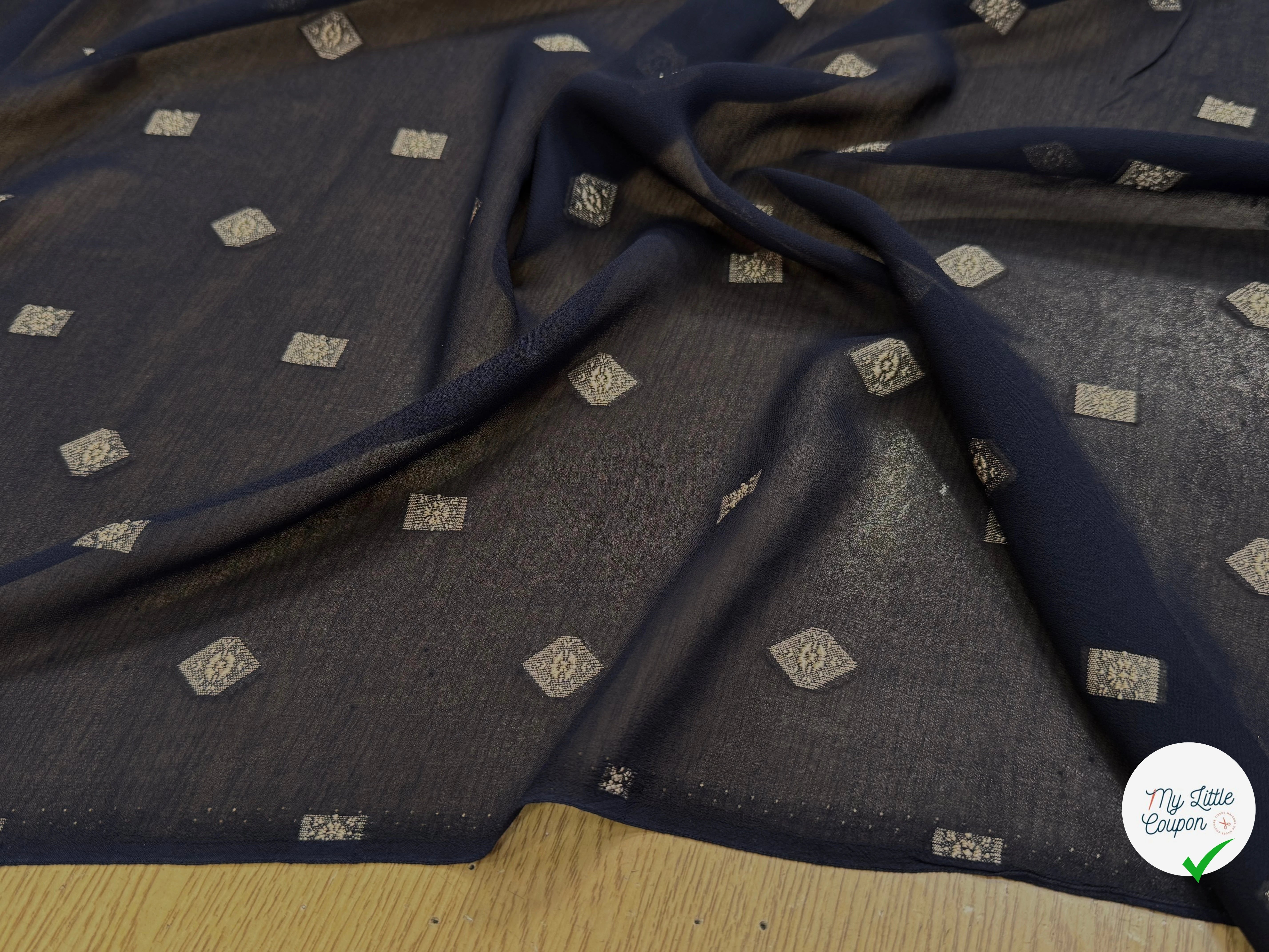 CREPE VISCOSE BLEU MARINE MOTIF TISSÉ GÉOMETRIQUE 100% VI - My Little Coupon