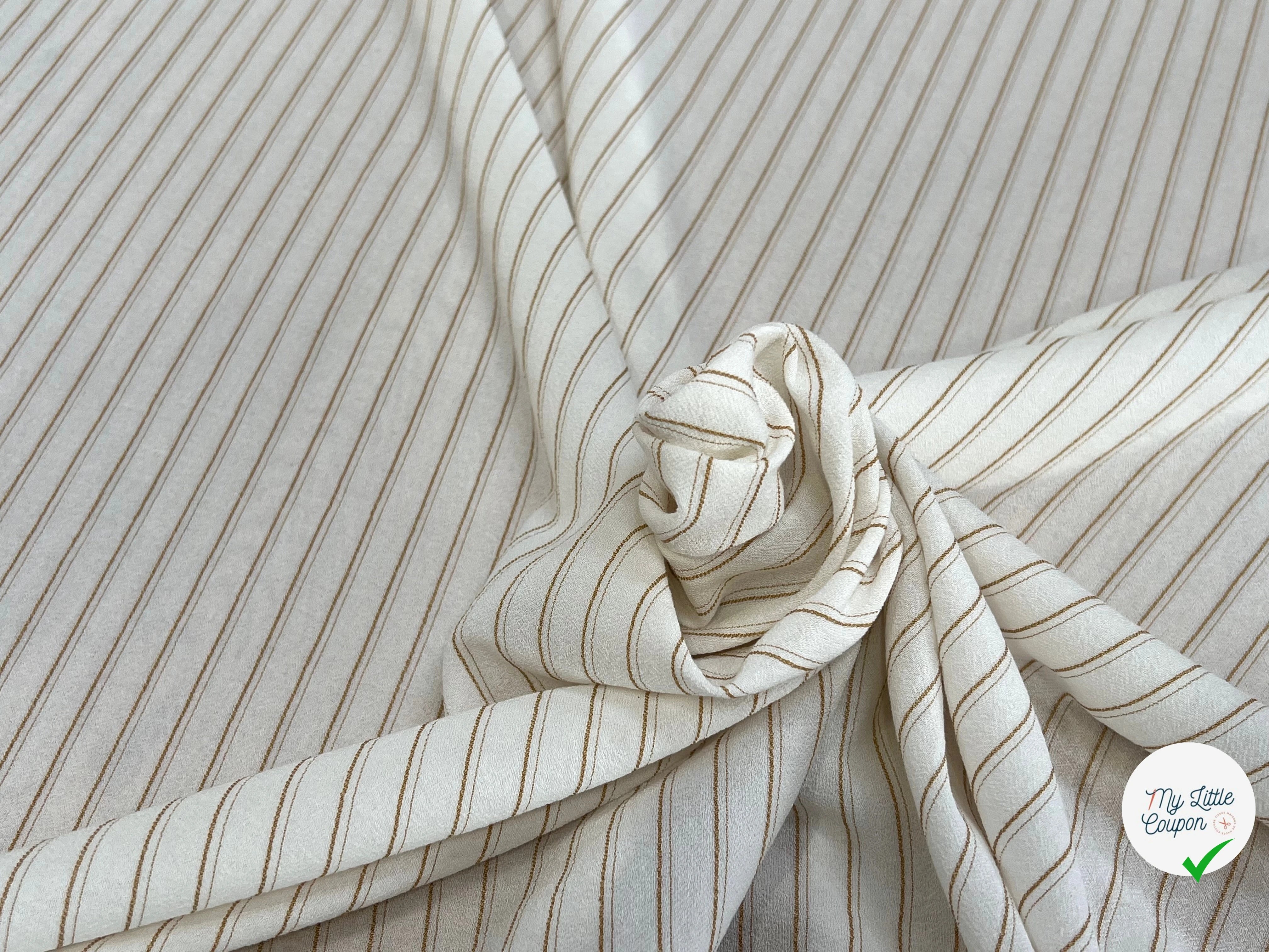 CREPE VISCOSE ÉCRU À RAYURES MOUTARDE FLUIDE - My Little Coupon