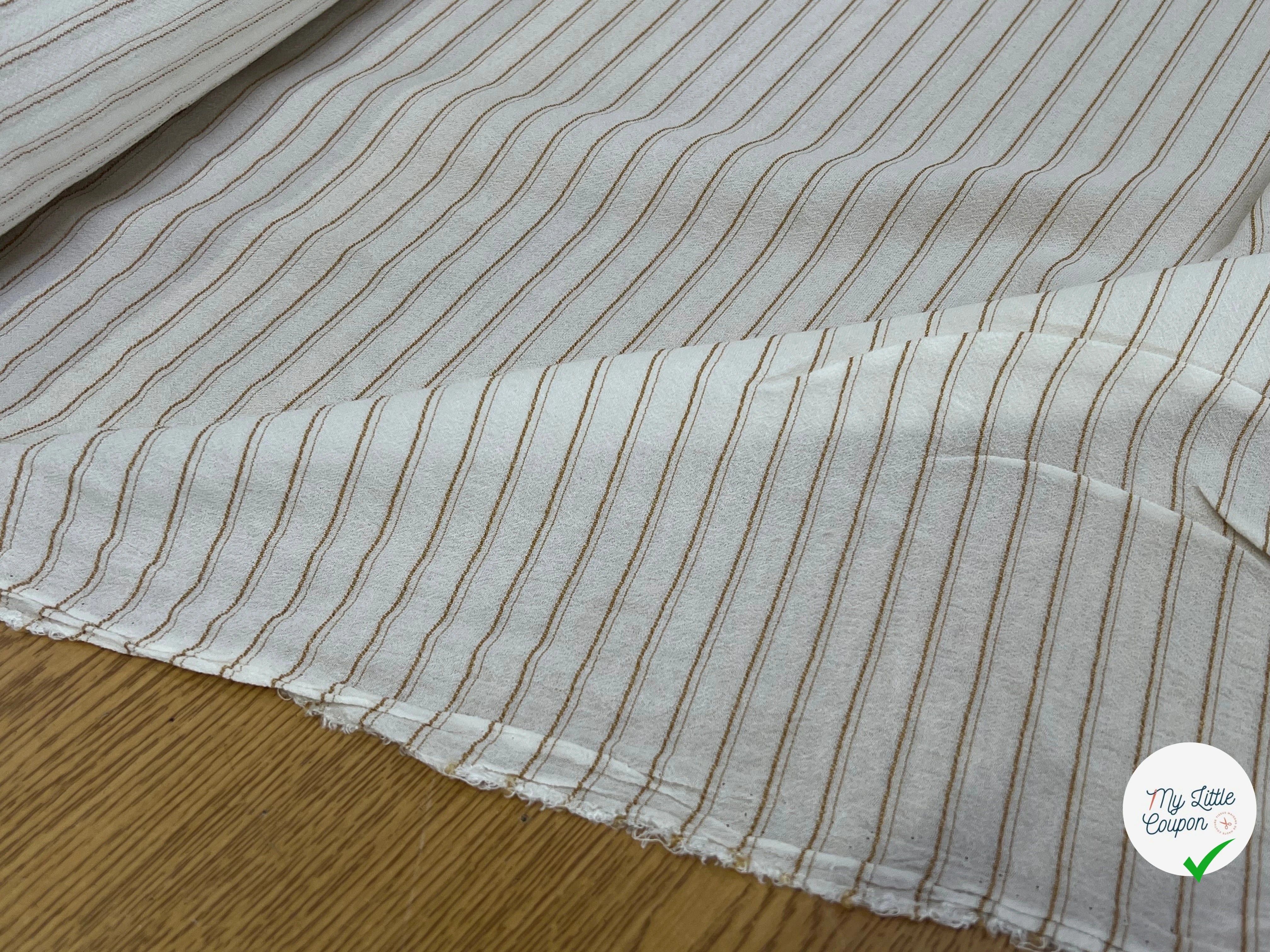 CREPE VISCOSE ÉCRU À RAYURES MOUTARDE FLUIDE - My Little Coupon