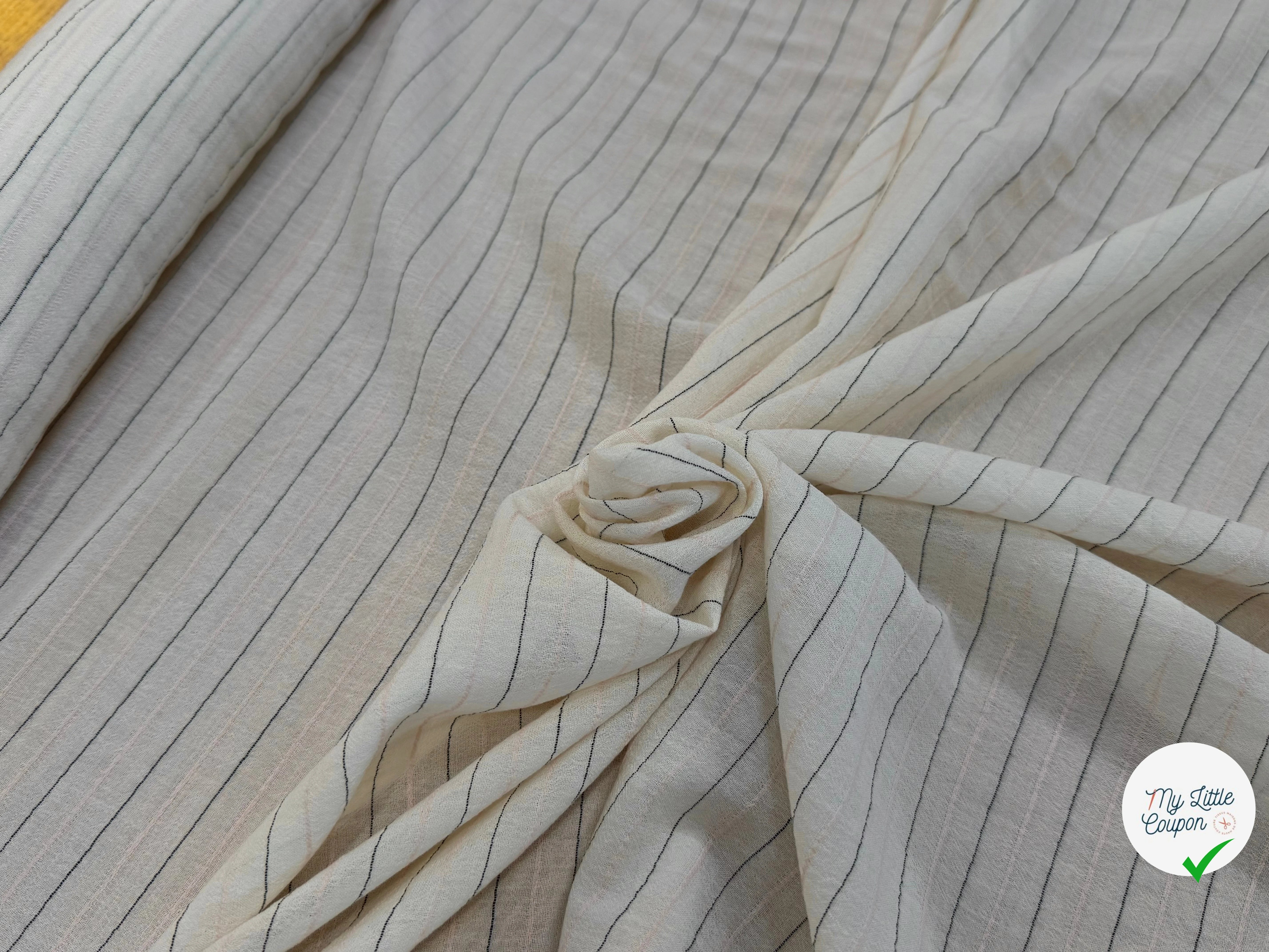 CREPE VISCOSE ÉCRU FINES RAYURES ROSE NOIR - My Little Coupon