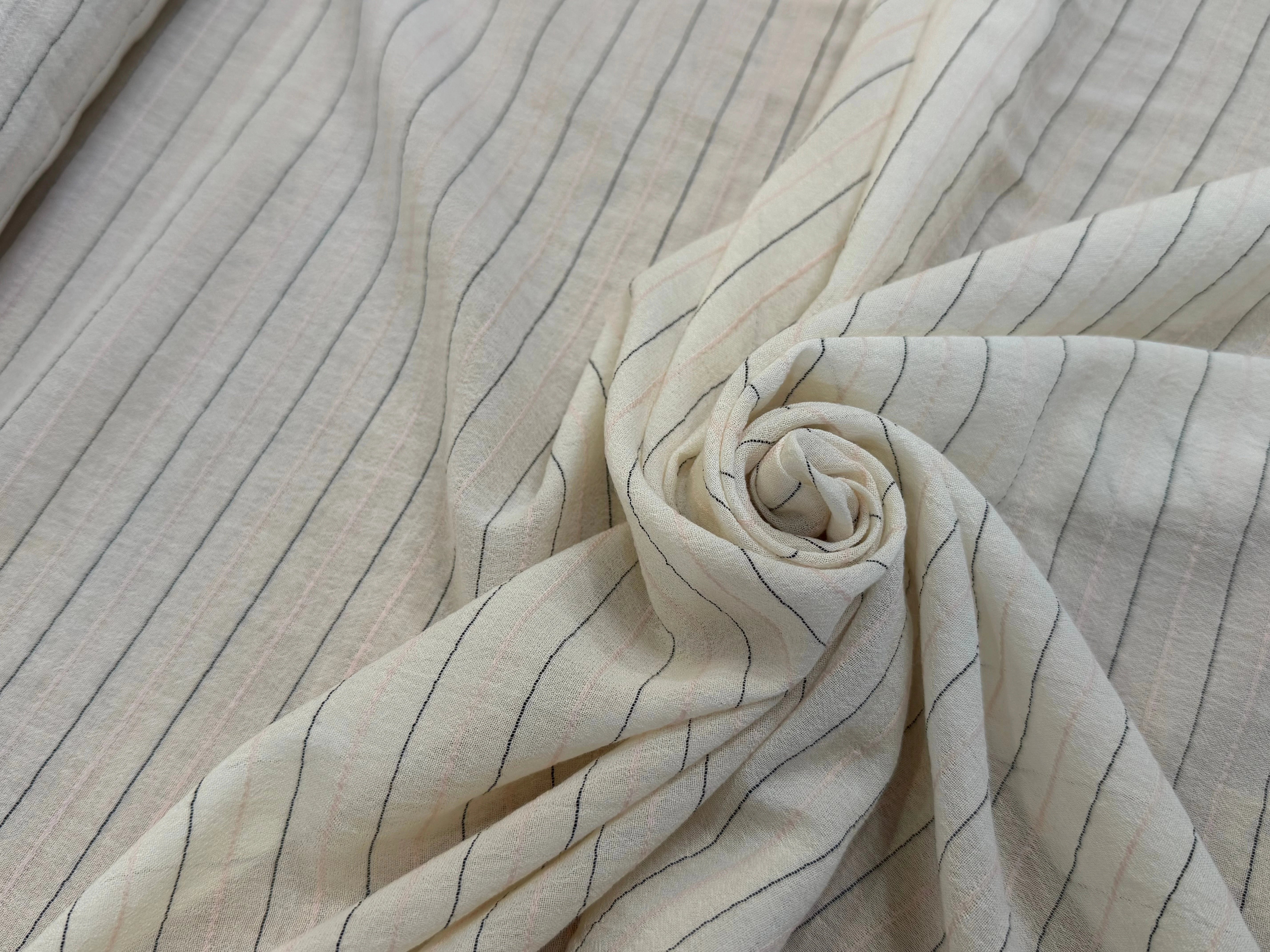 CREPE VISCOSE ÉCRU FINES RAYURES ROSE NOIR - My Little Coupon