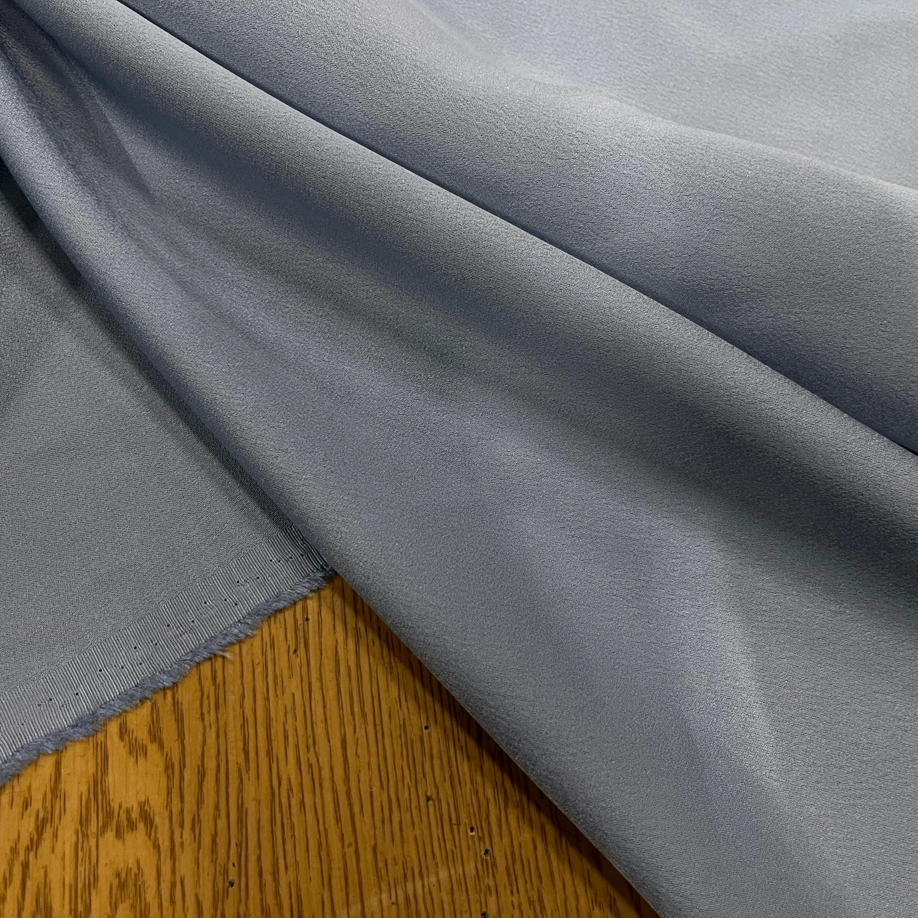 CREPE VISCOSE ENVERS SATIN BLEU FONCÉ 137CM - My Little Coupon