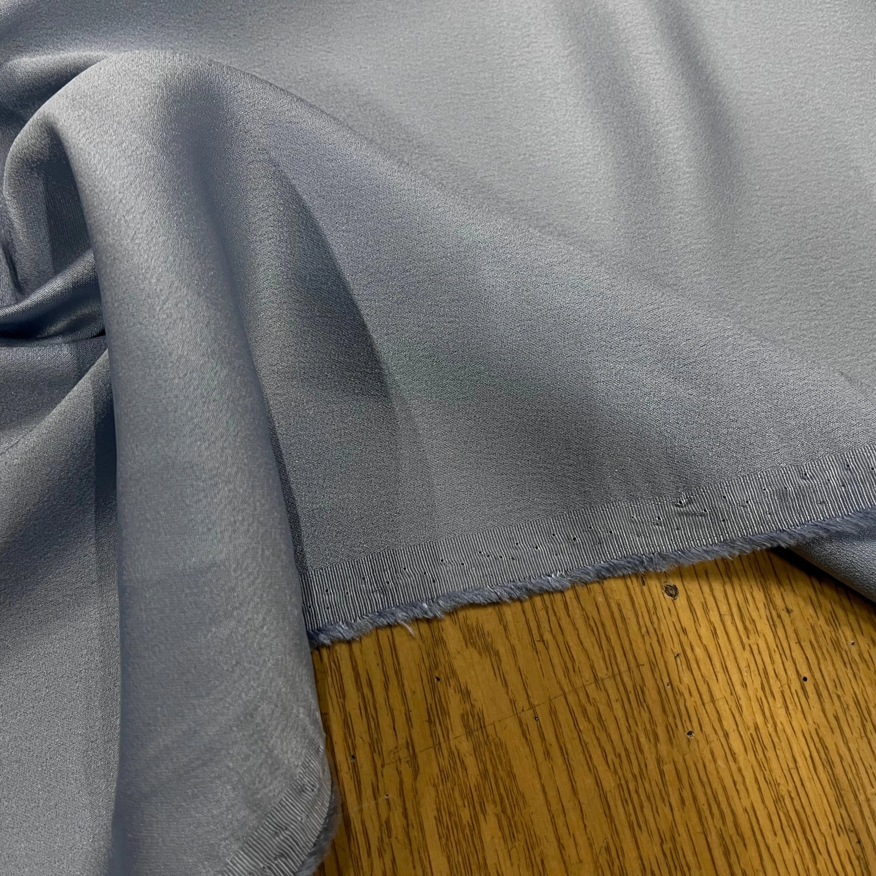 CREPE VISCOSE ENVERS SATIN BLEU FONCÉ 137CM - My Little Coupon