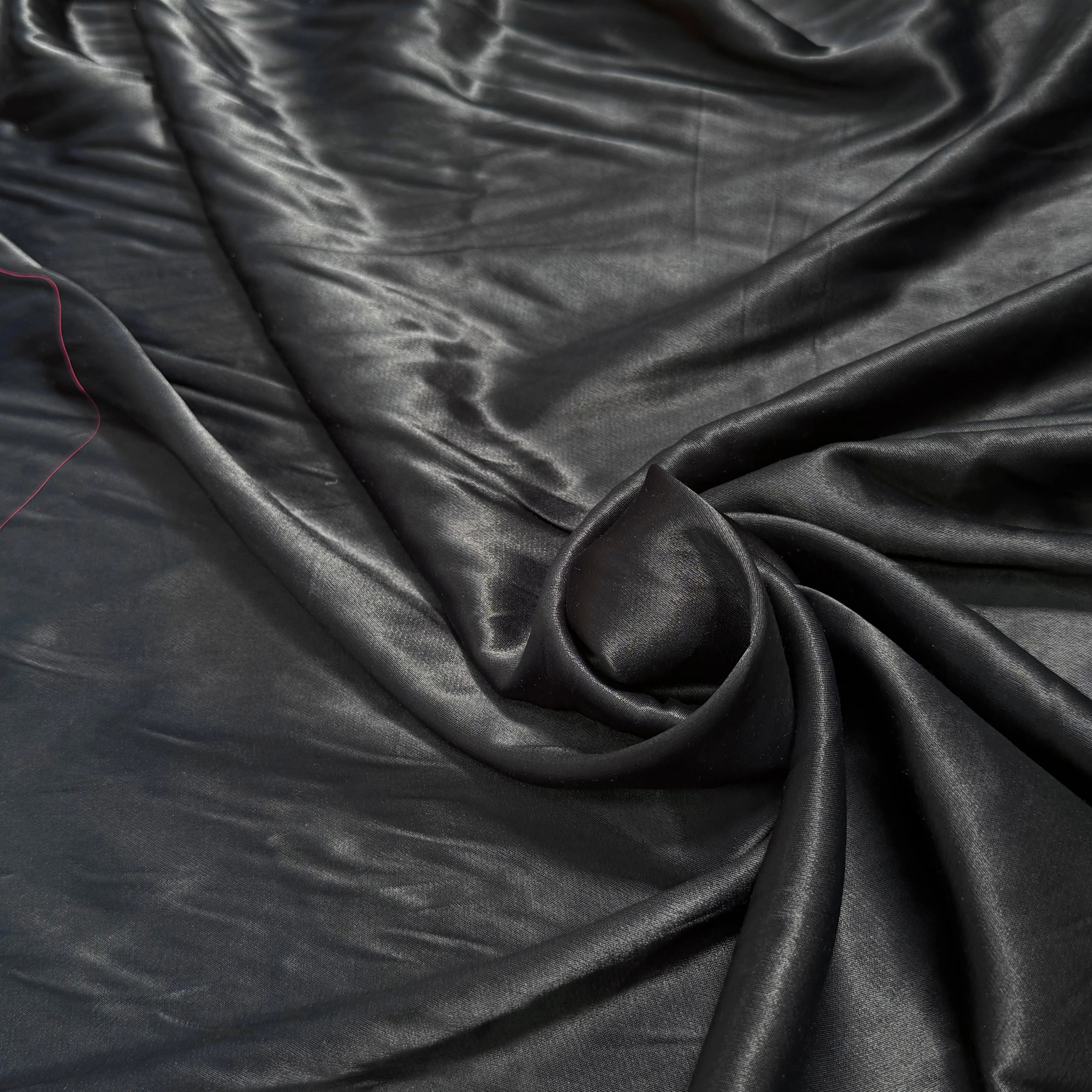 CREPE VISCOSE ENVERS SATIN NOIR BEAU TOMBÉ - My Little Coupon