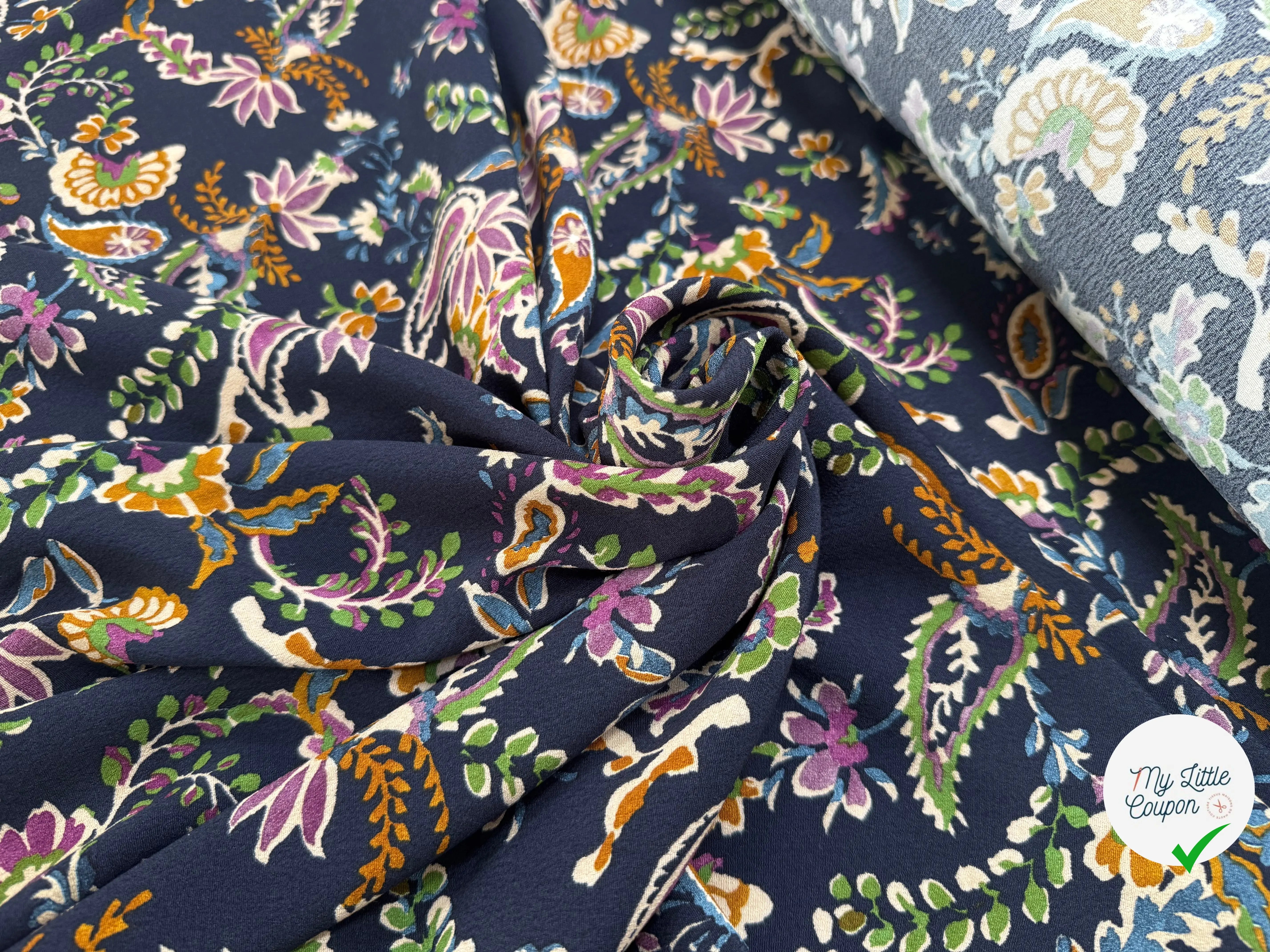 CREPE VISCOSE FLEURIE ET PAISLEY BLEU NUIT - My Little Coupon