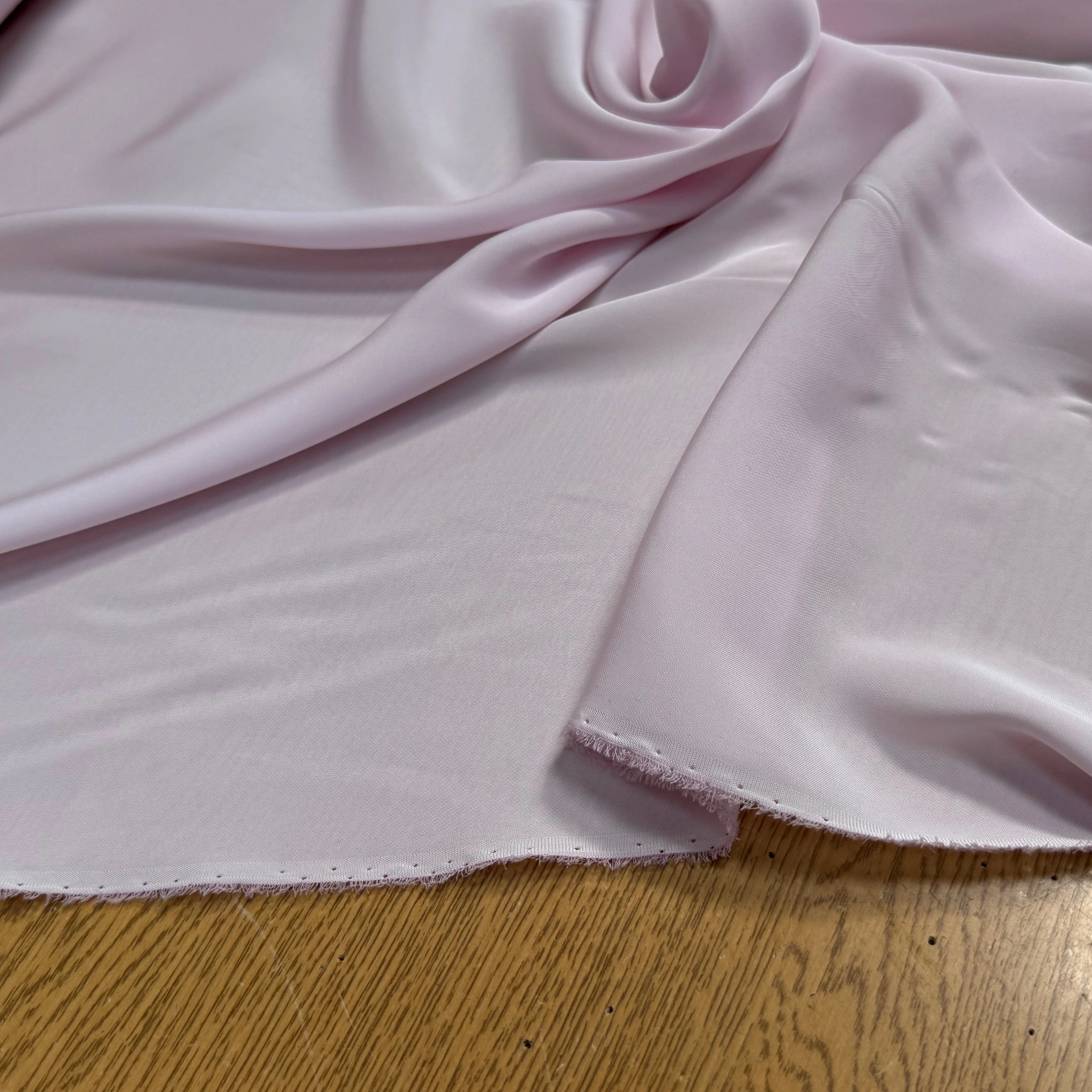 CREPE VISCOSE FLUIDE ASPECT PEACHSKIN 18% SOIE LIGHT PINK - My Little Coupon