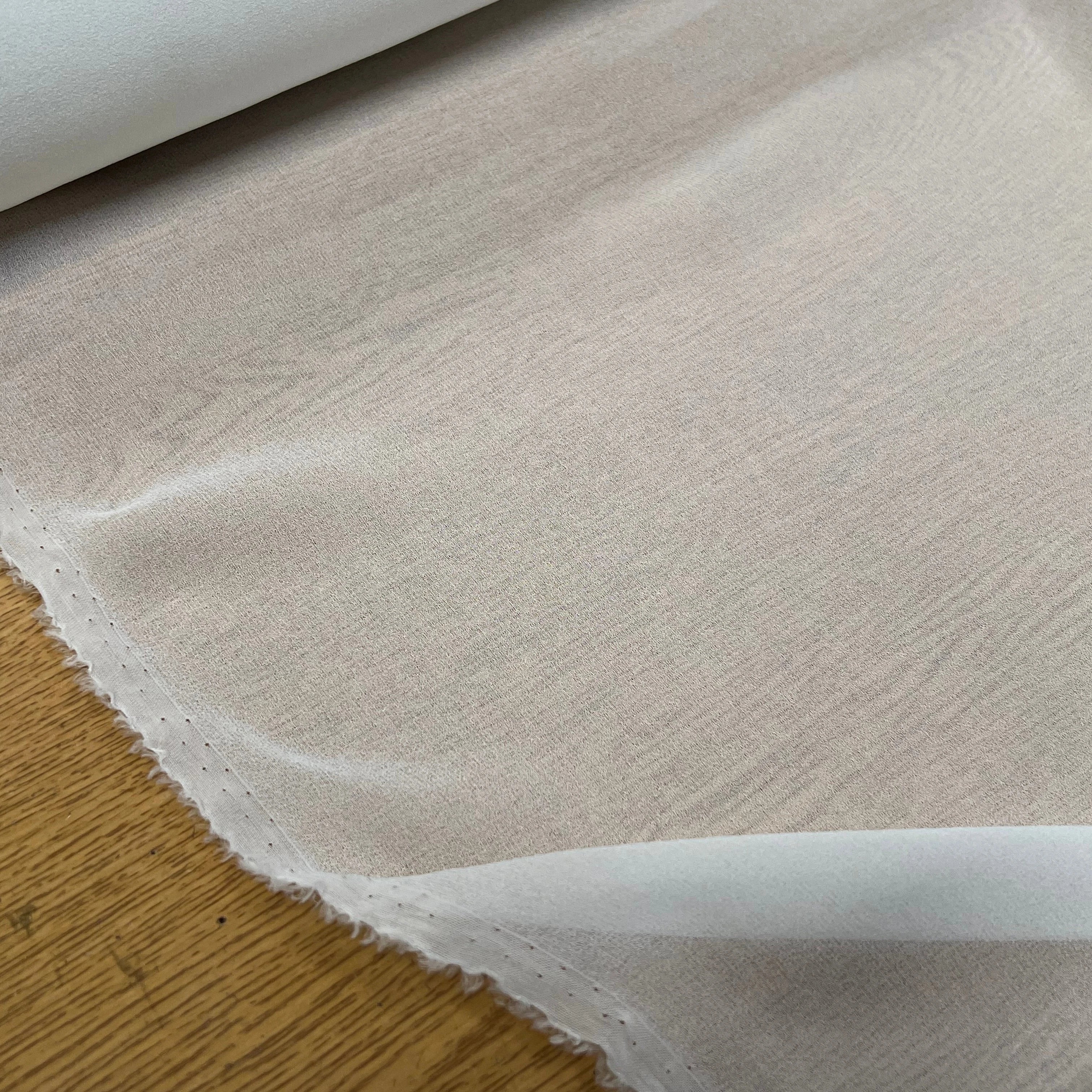 CREPE VISCOSE FLUIDE AVEC 20% SOIE BLANC LÉGÈREMENT CASSÉ - My Little Coupon