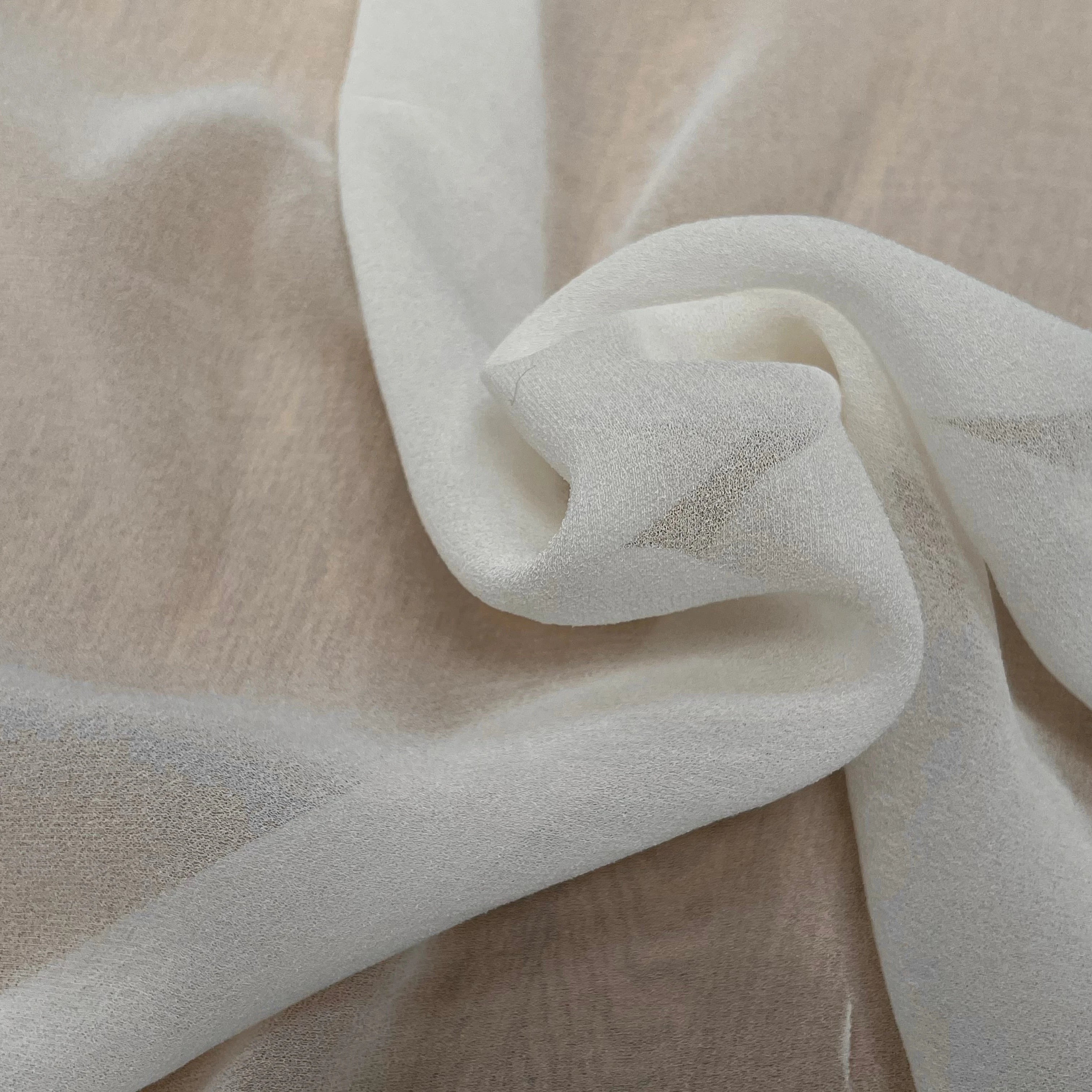 CREPE VISCOSE FLUIDE AVEC 20% SOIE ÉCRU - My Little Coupon