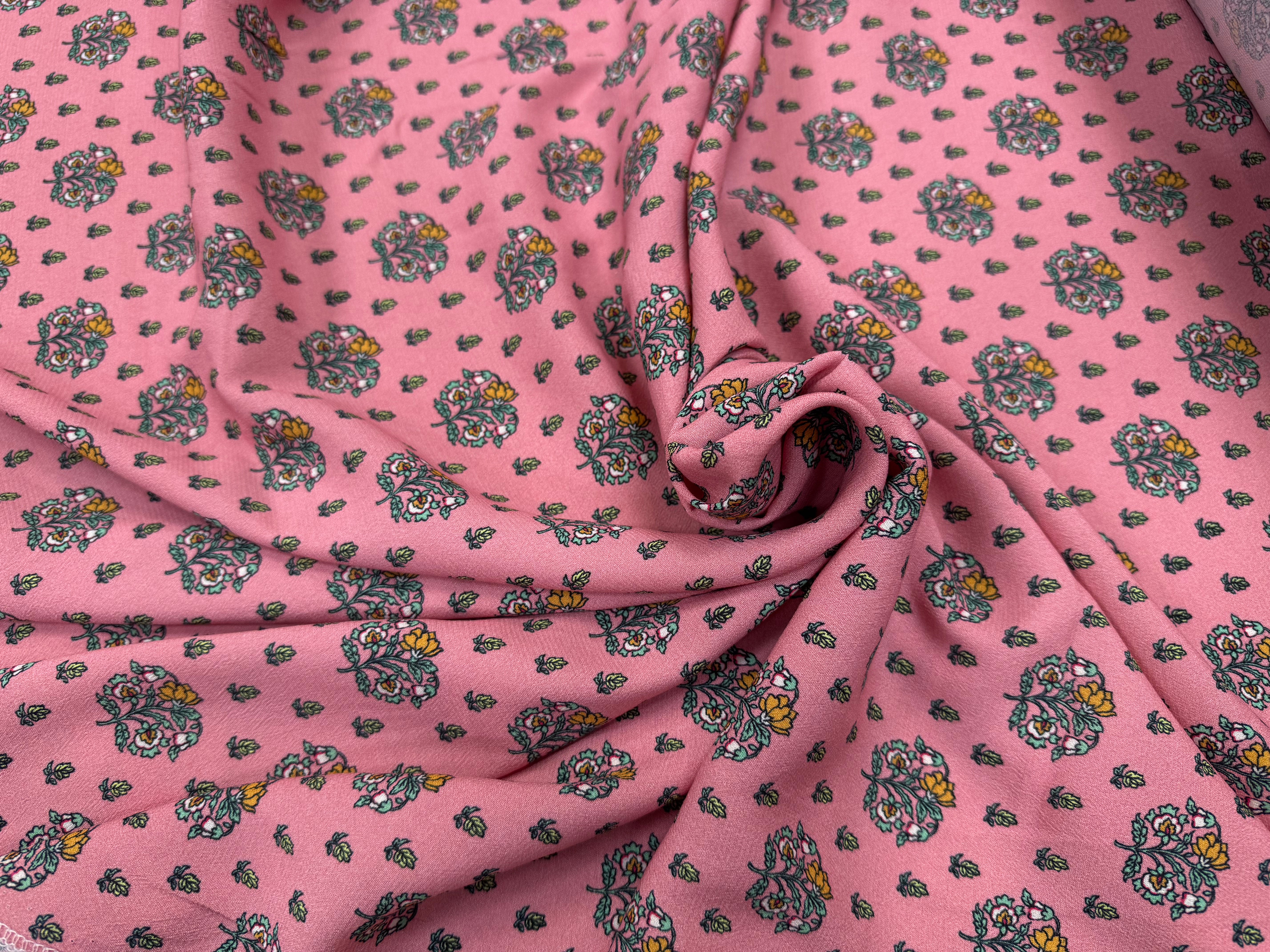 CRÊPE VISCOSE FOND ROSE MOTIFS FLEURS DESSIN VERT - My Little Coupon