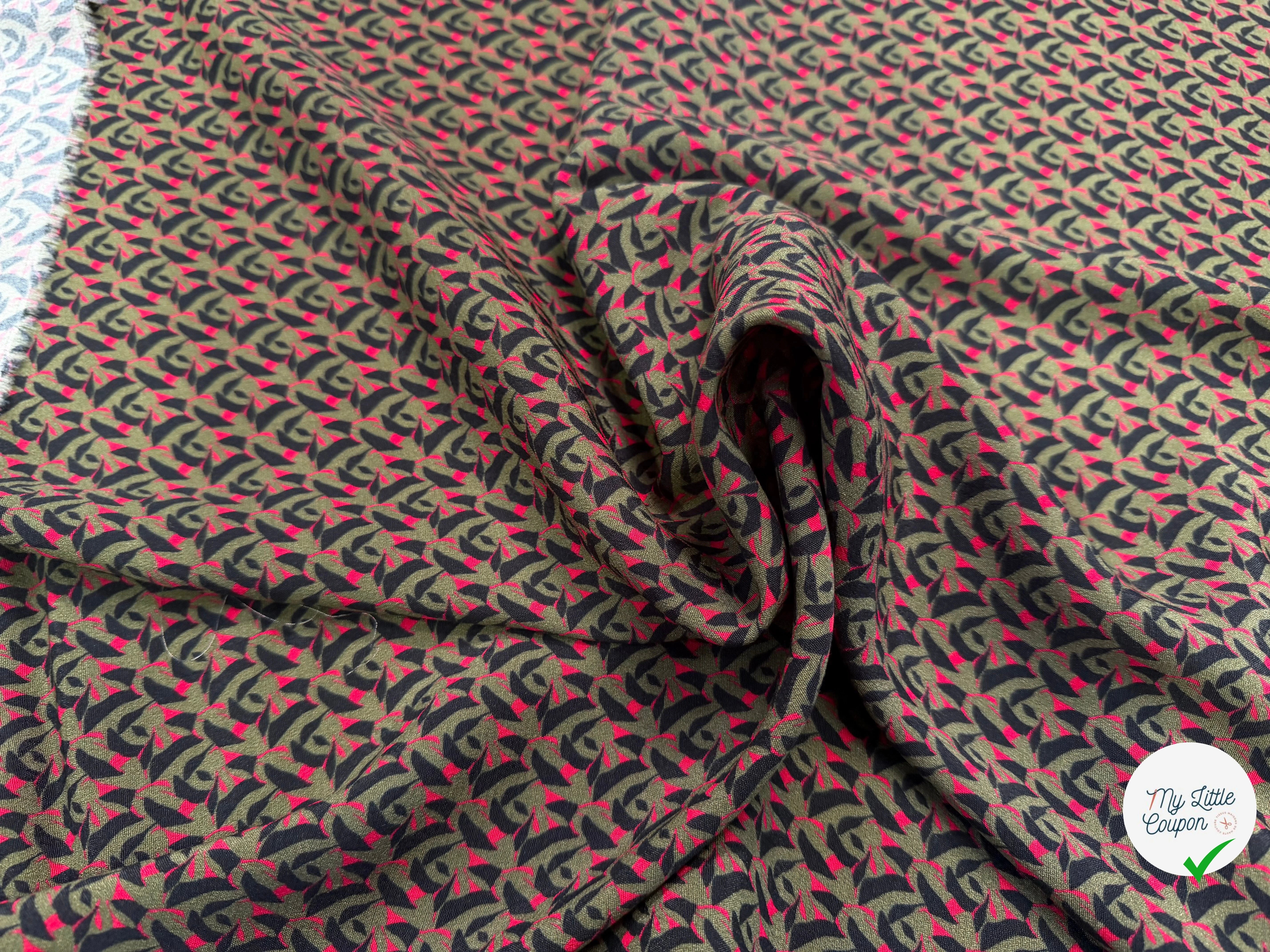 CREPE VISCOSE GÉOMETRIQUE FOND VERT KAKI OLIVE - My Little Coupon