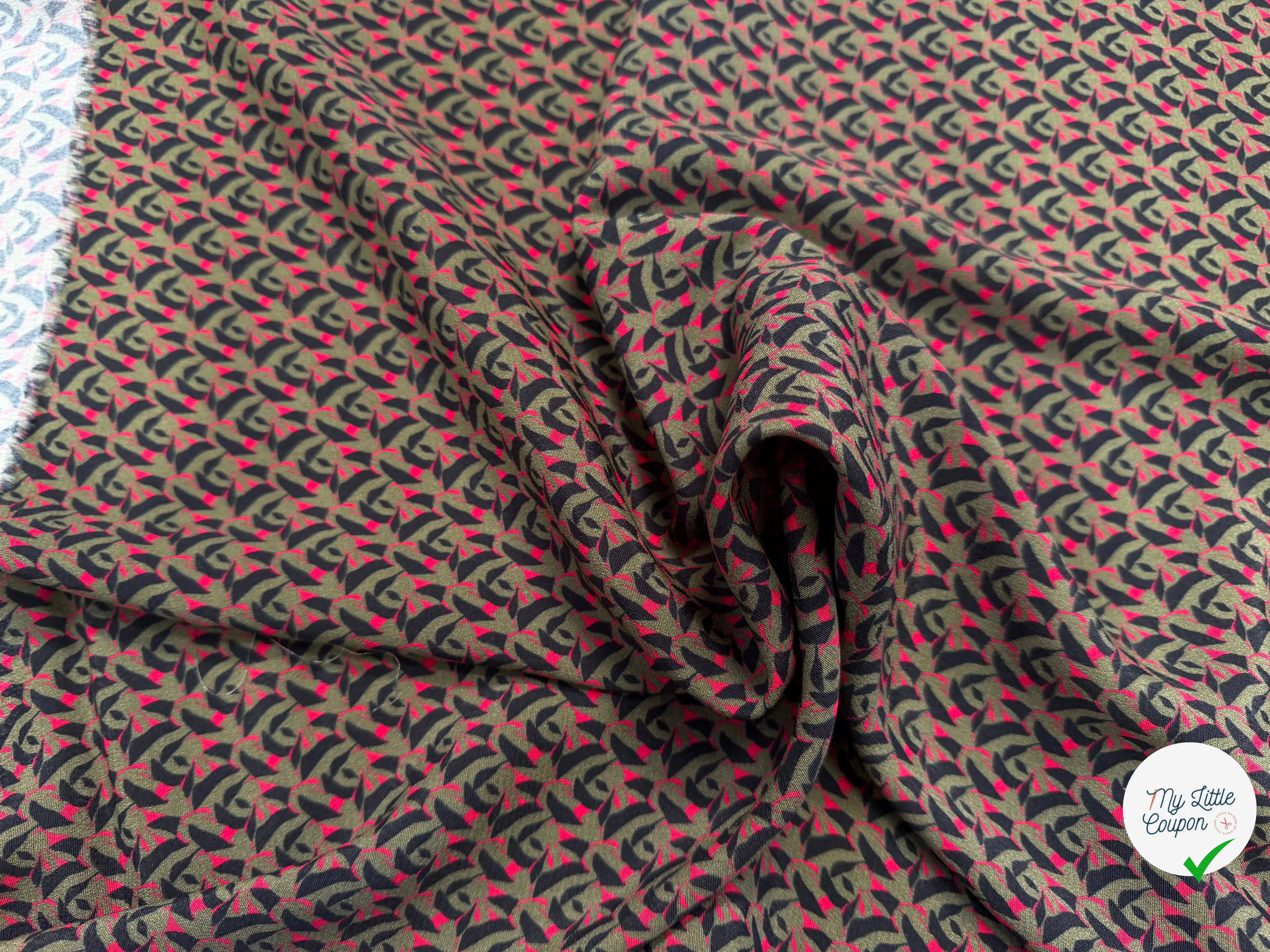 CREPE VISCOSE GÉOMETRIQUE FOND VERT KAKI OLIVE - My Little Coupon