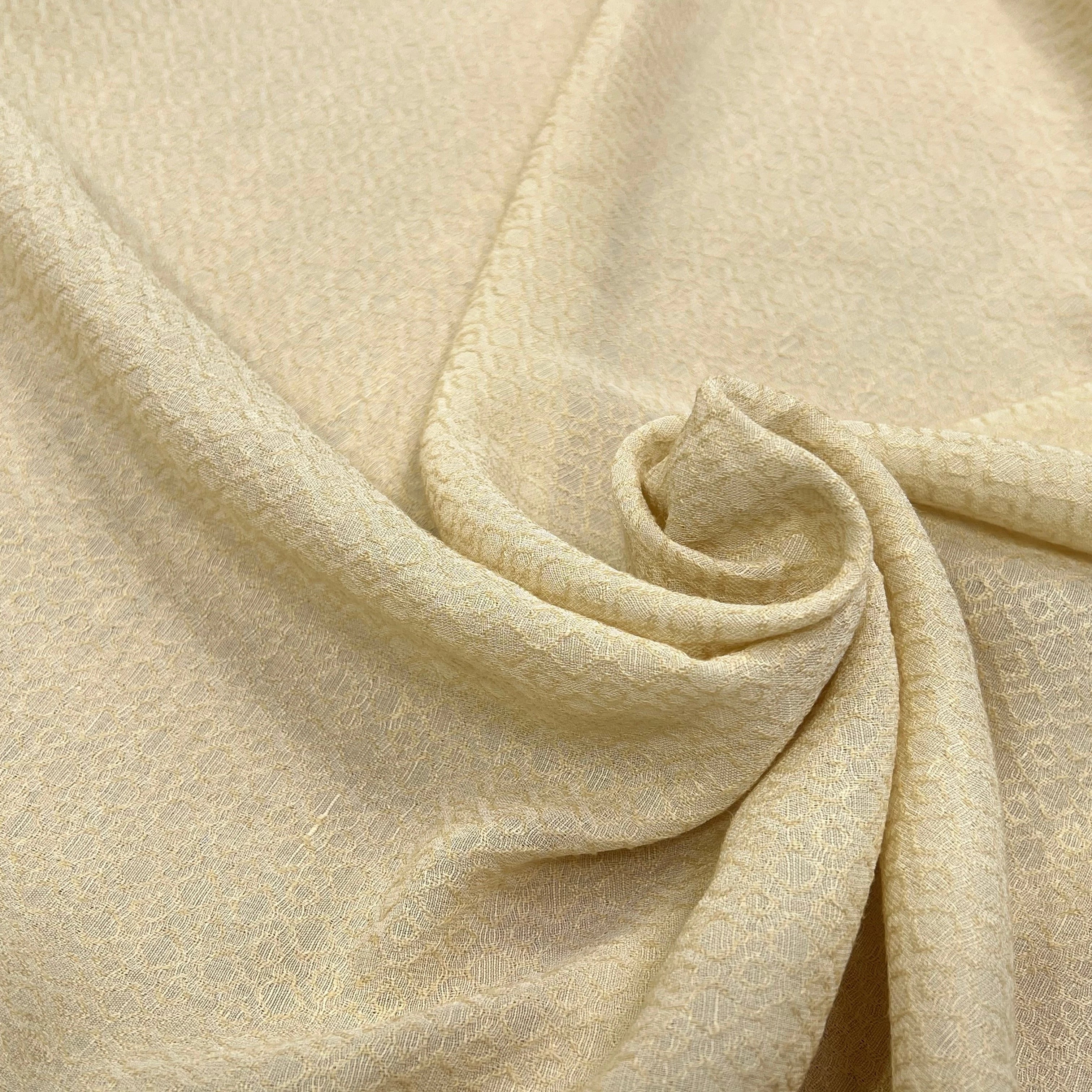 CREPE VISCOSE JACQUARD MOTIF GÉOMETRIQUE COQUILLE DOFFE - My Little Coupon