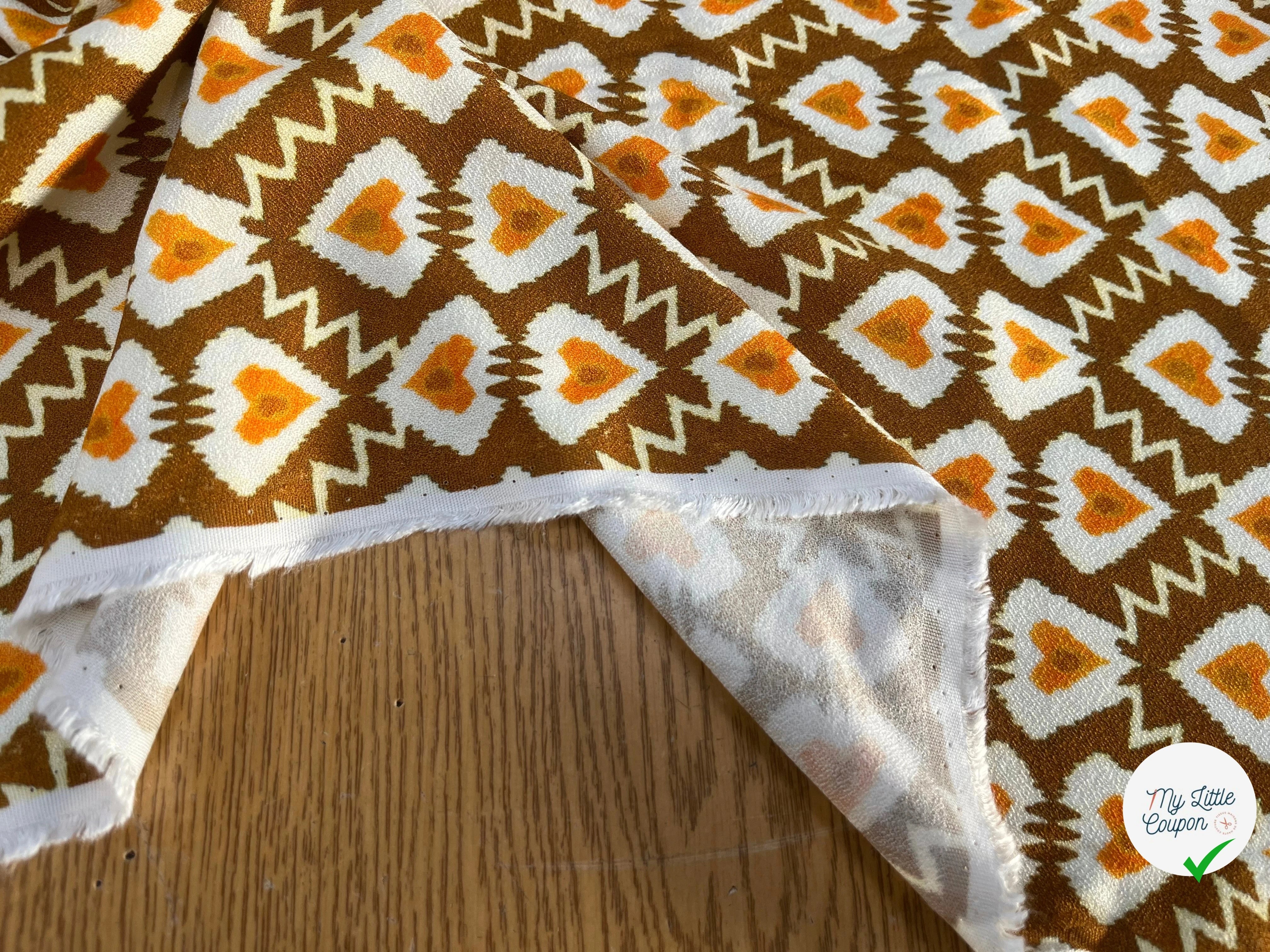 CREPE VISCOSE LOURD FOND MARON MOTIF COEUR - My Little Coupon