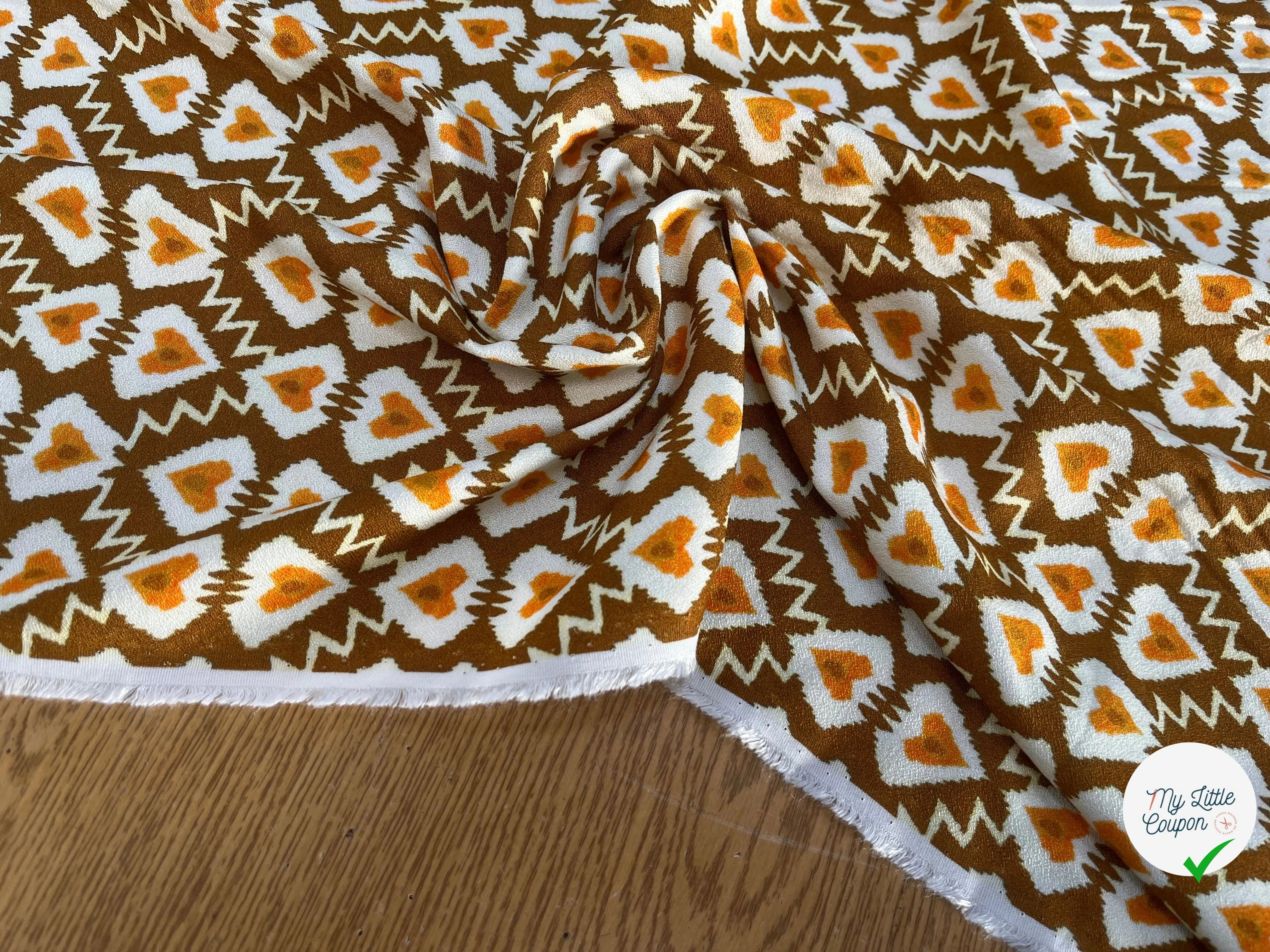 CREPE VISCOSE LOURD FOND MARON MOTIF COEUR - My Little Coupon