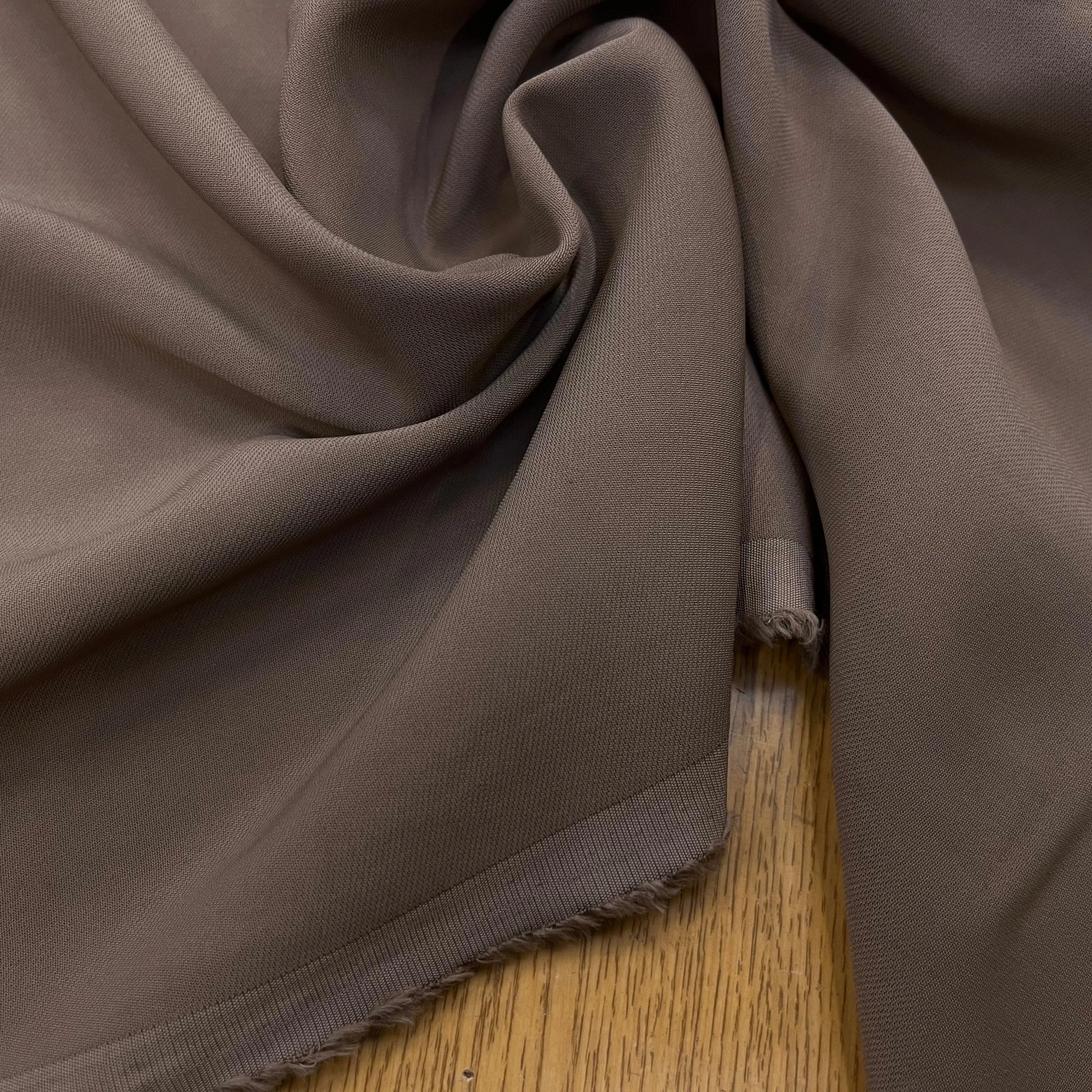 CREPE VISCOSE LOURD TRUFFLE 114CM - My Little Coupon