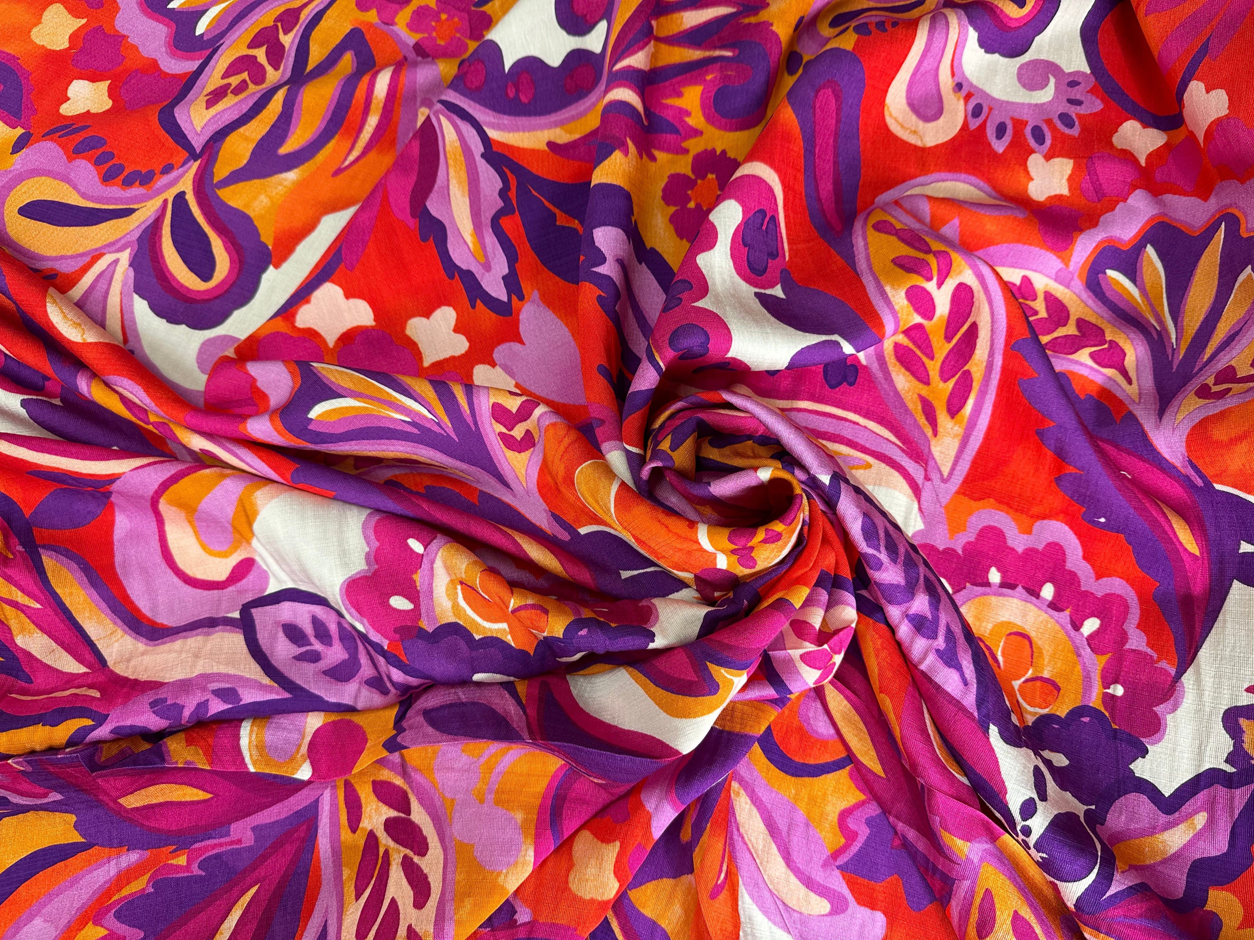 CREPE VISCOSE MELANGÉE SUPERBE FLEURS ENFLAMMÉES - My Little Coupon