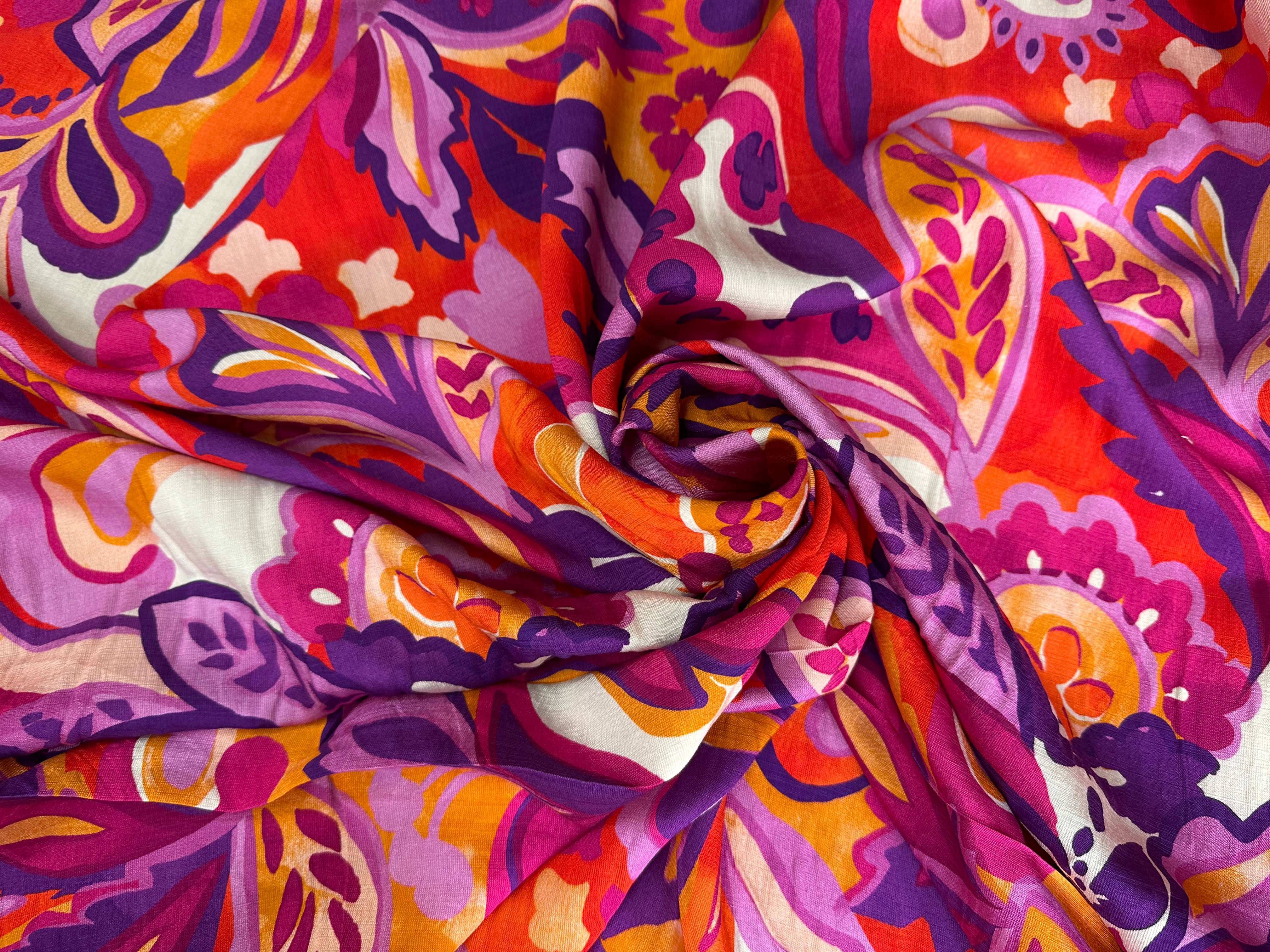 CREPE VISCOSE MELANGÉE SUPERBE FLEURS ENFLAMMÉES - My Little Coupon